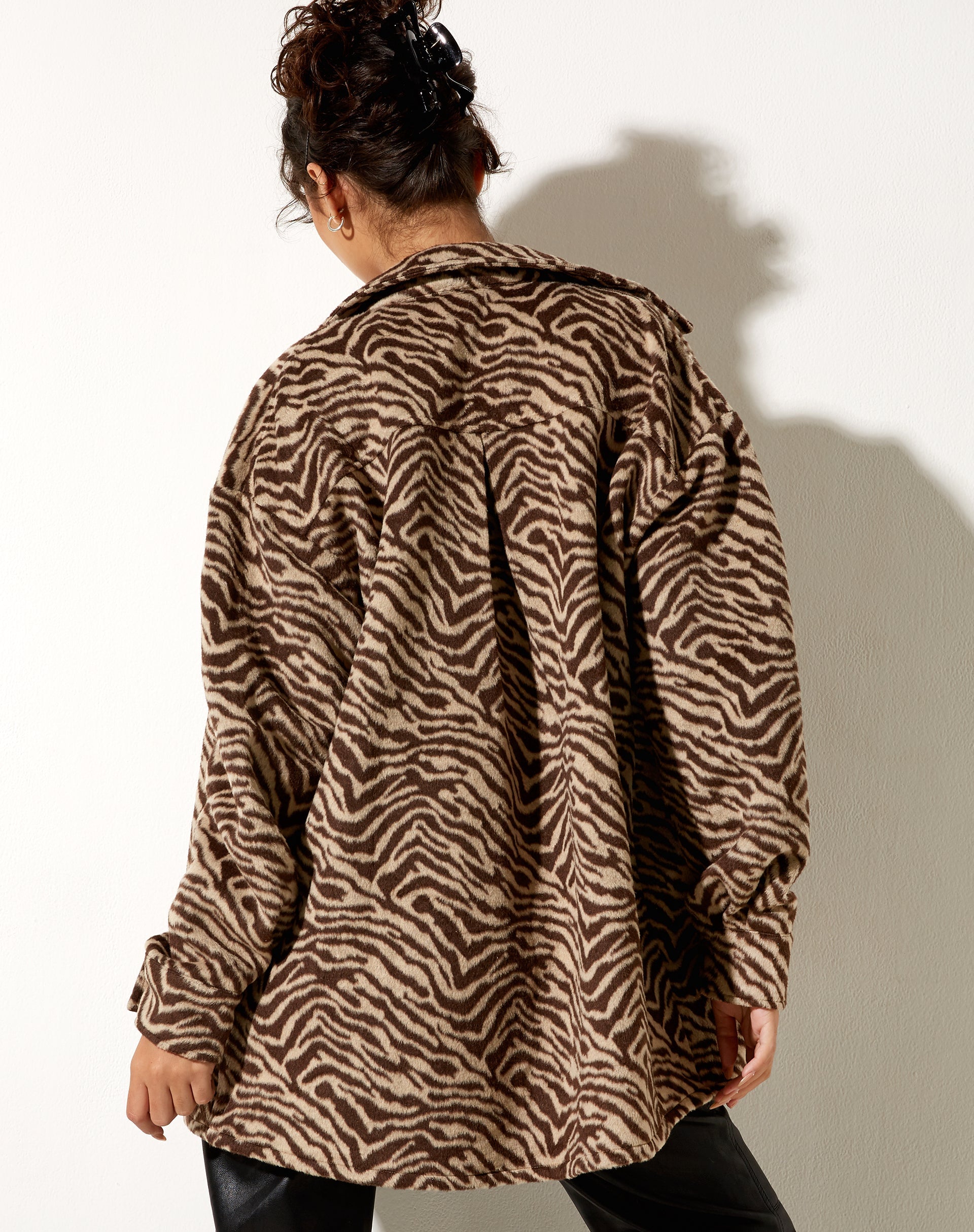 Bild von Medita Shirt in Braun Tier