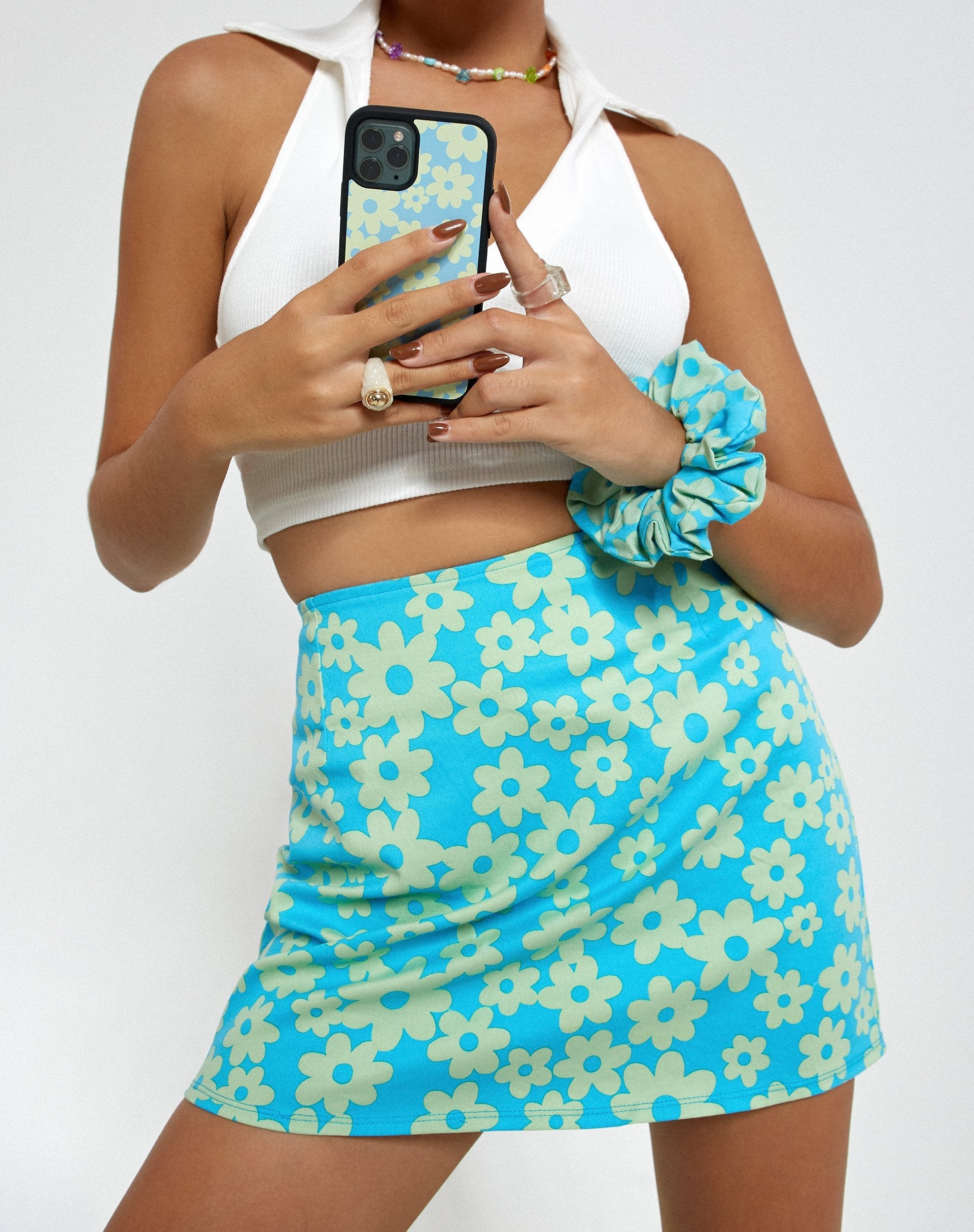 Bild von Motel X Barbara Kristoffersen Iphone Fall in Retro Daisy Blau