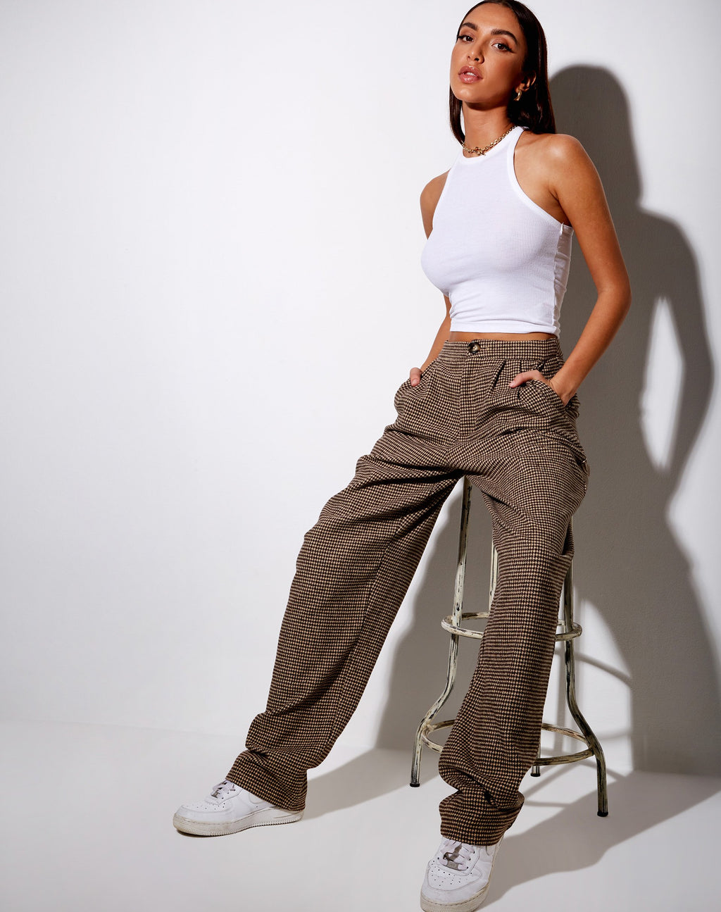 Misha Hose mit weitem Bein aus Houndstooth Braun