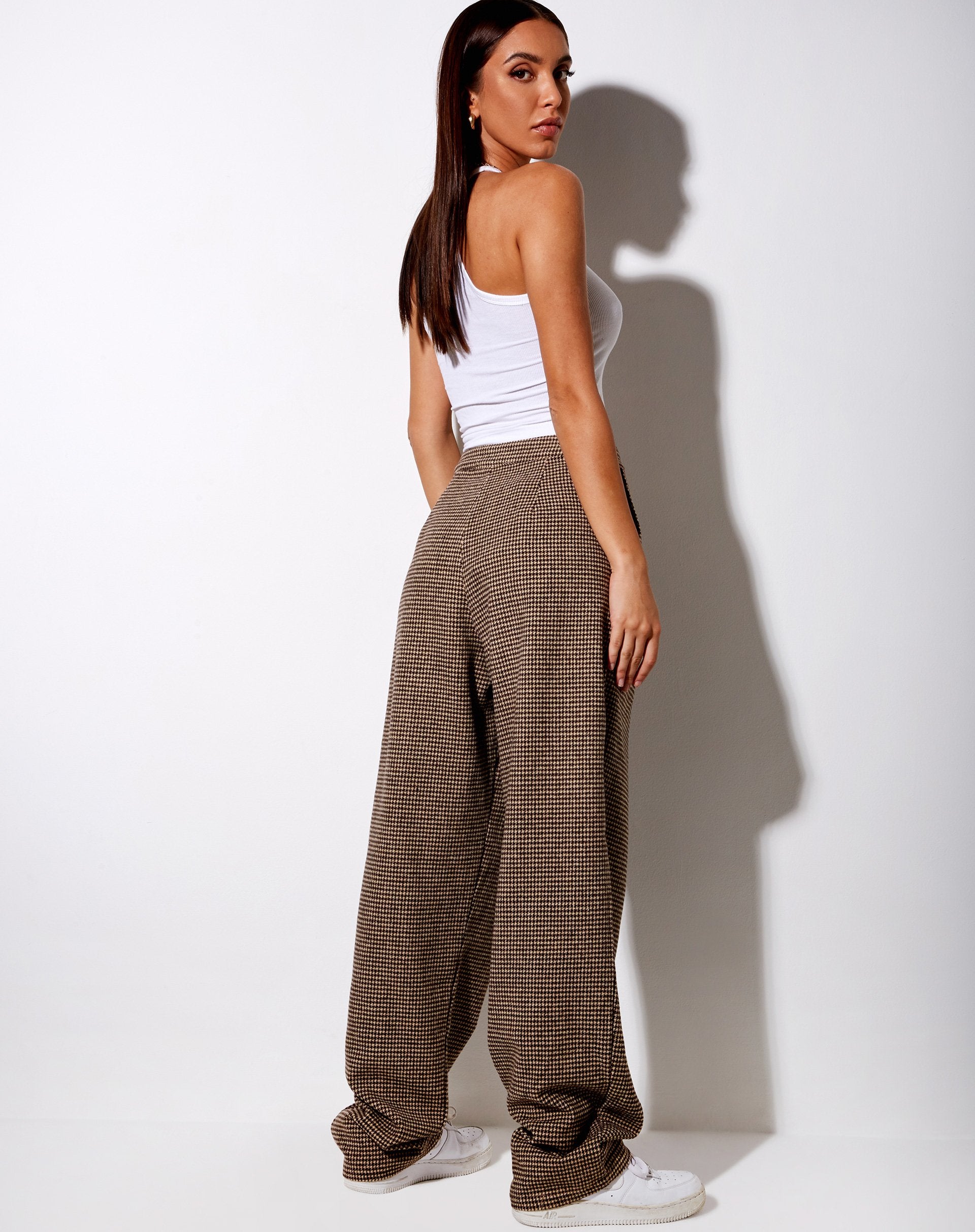 Image of Misha Hose mit weitem Bein aus Houndstooth Braun