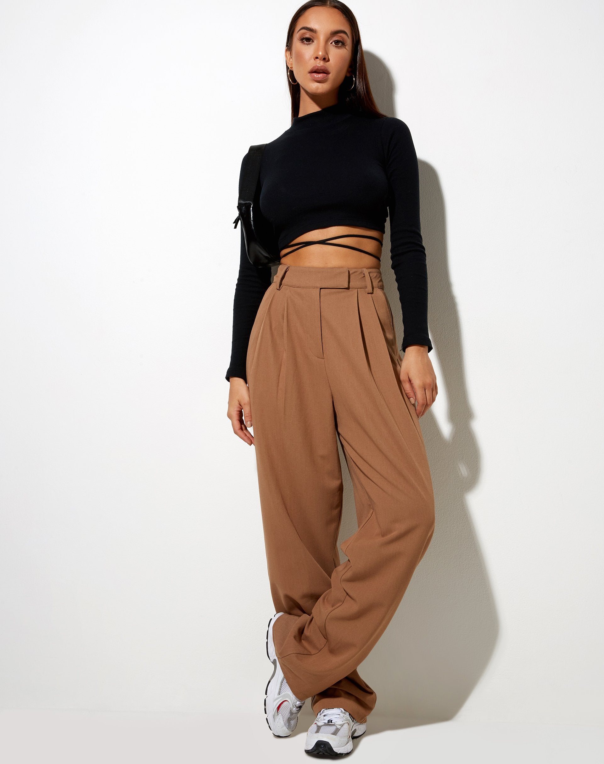 Image of Misha Hose mit weitem Bein in Tailoring Putty