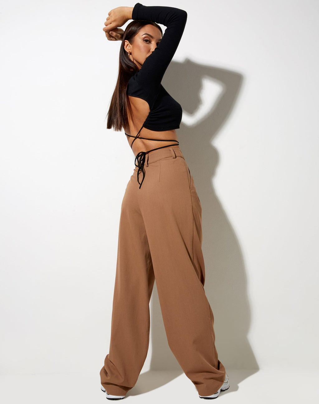 Misha Hose mit weitem Bein in Tailoring Putty