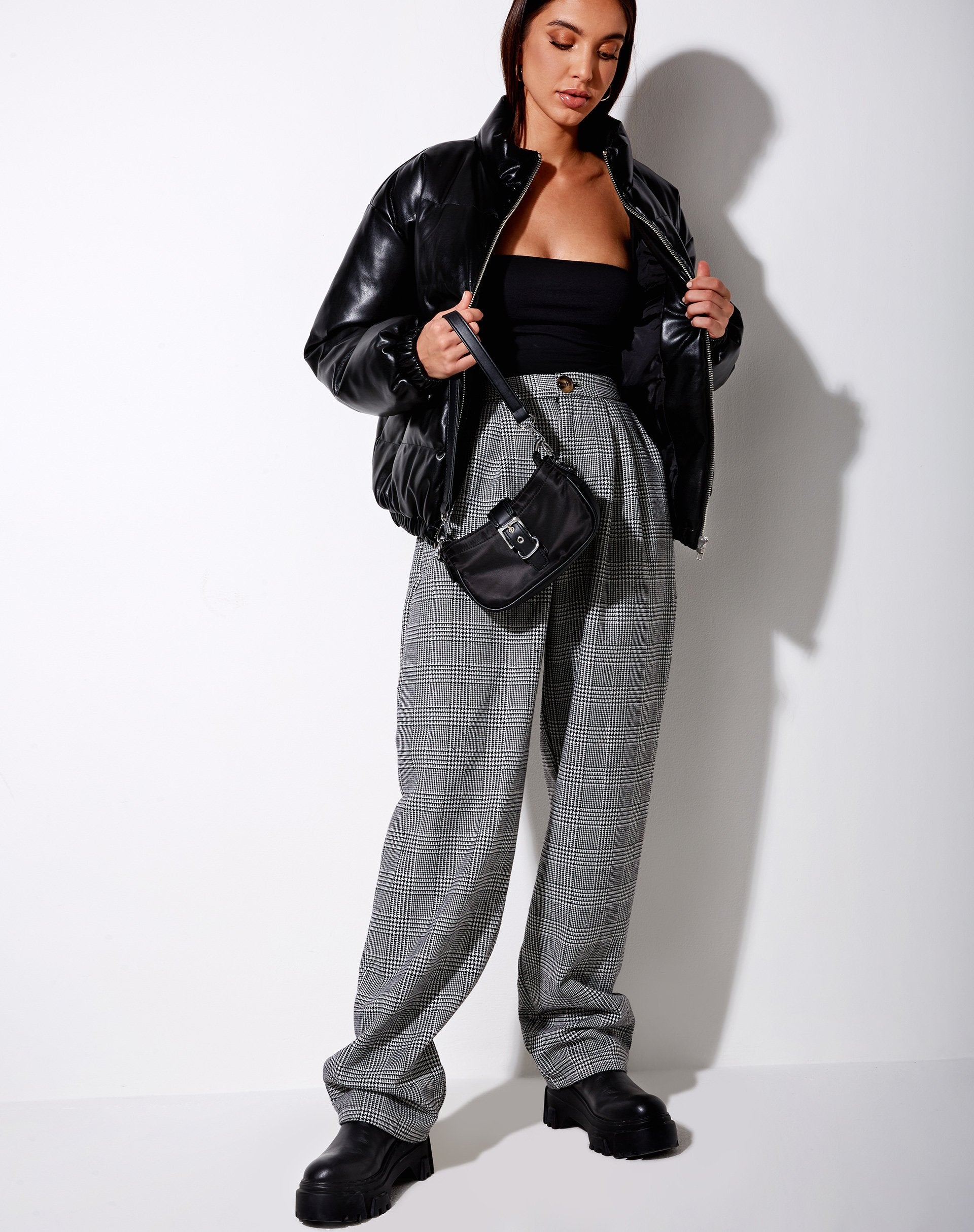 Image of Misha Hose mit weitem Bein aus Houndstooth Schwarz