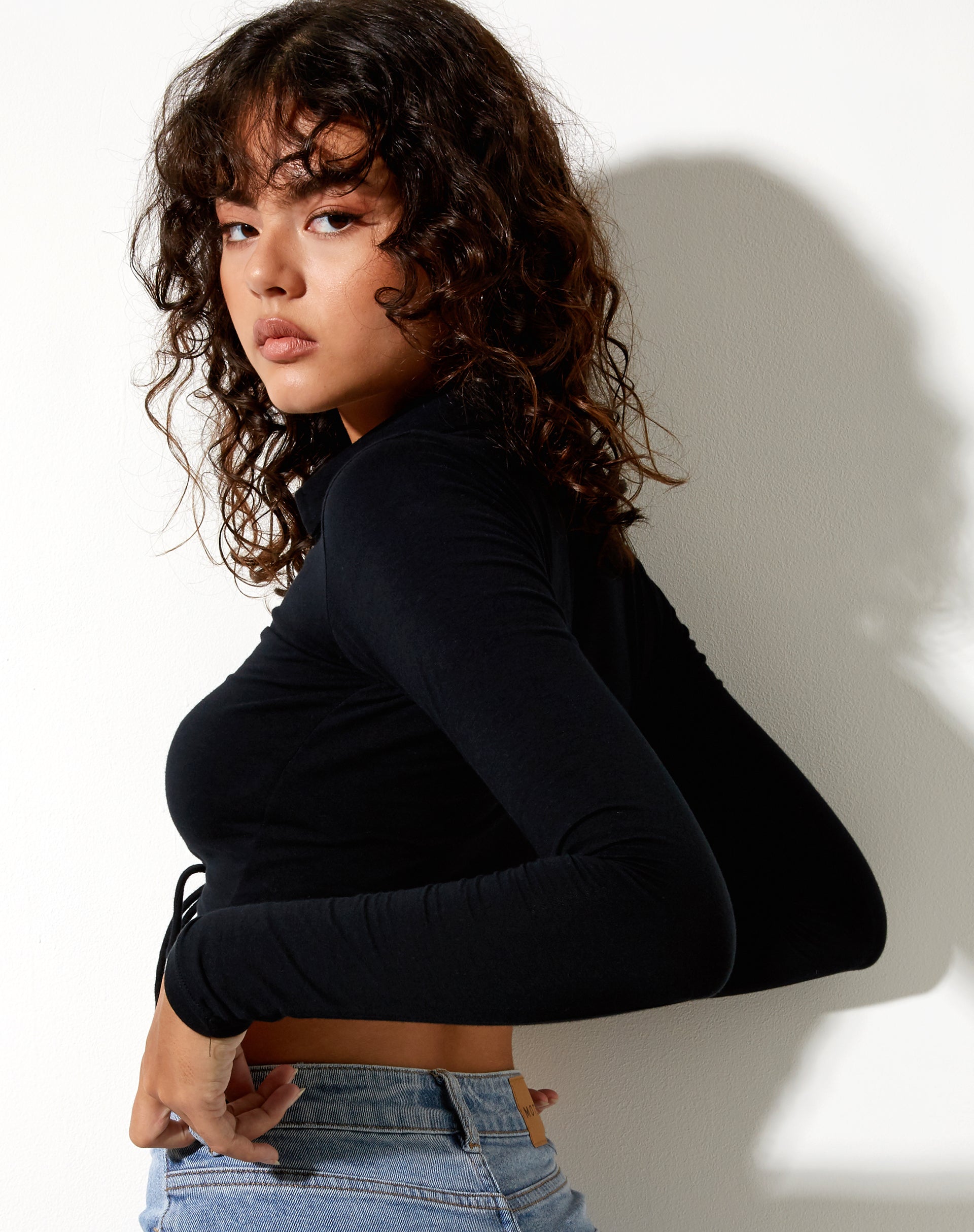 Bild von Misla Crop Top in Schwarz