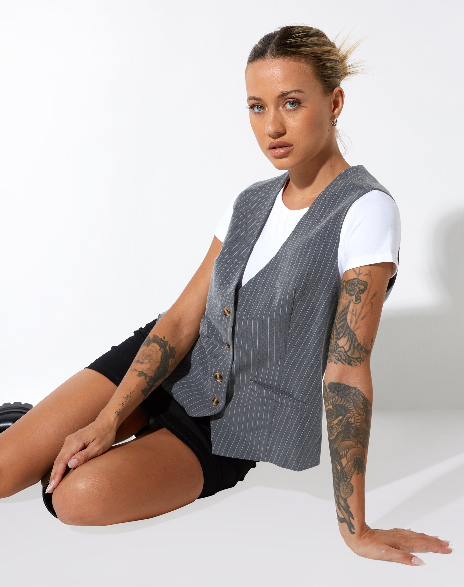 Abbildung von Moris Vest in Pinstripe Grey