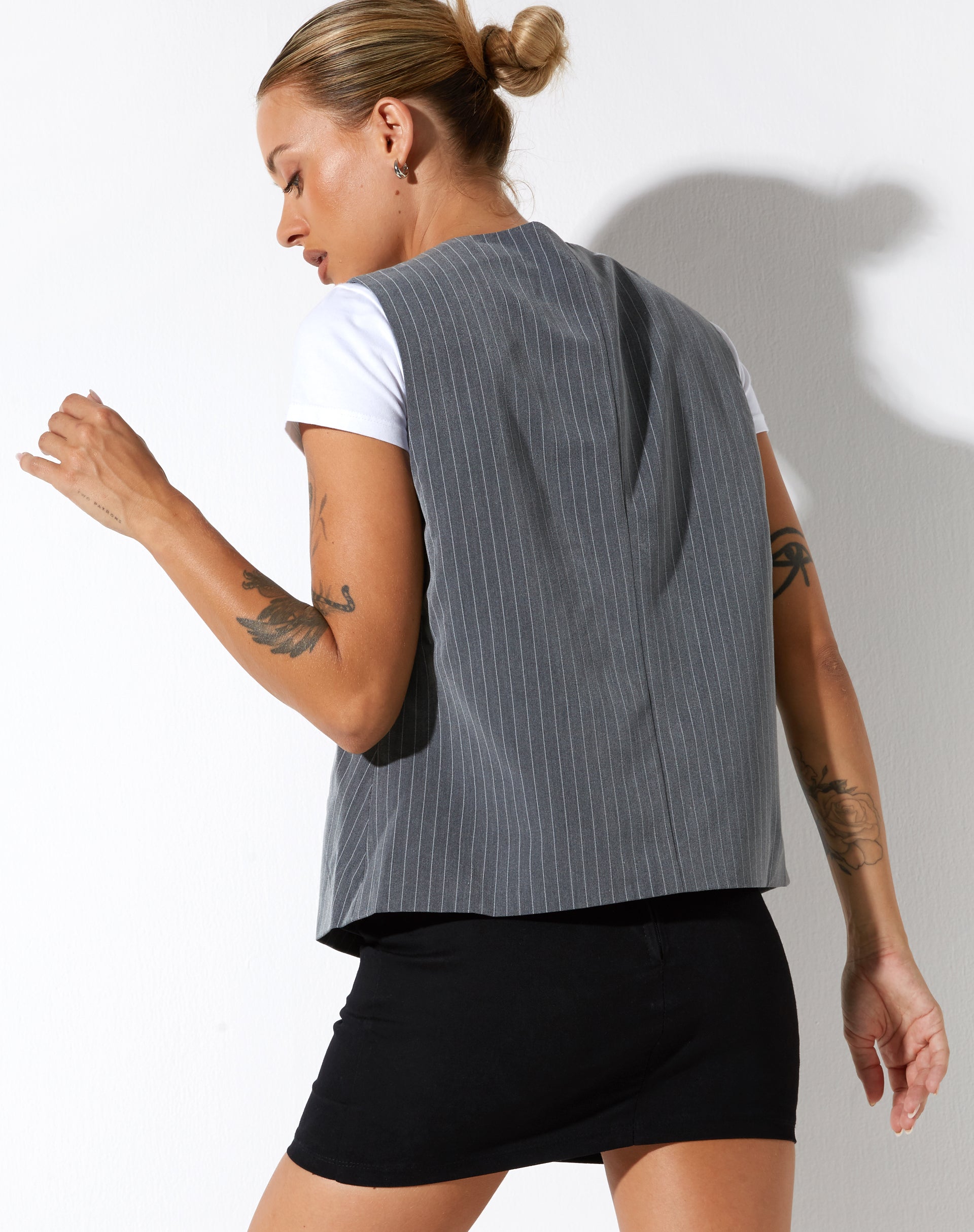 Abbildung von Moris Vest in Pinstripe Grey