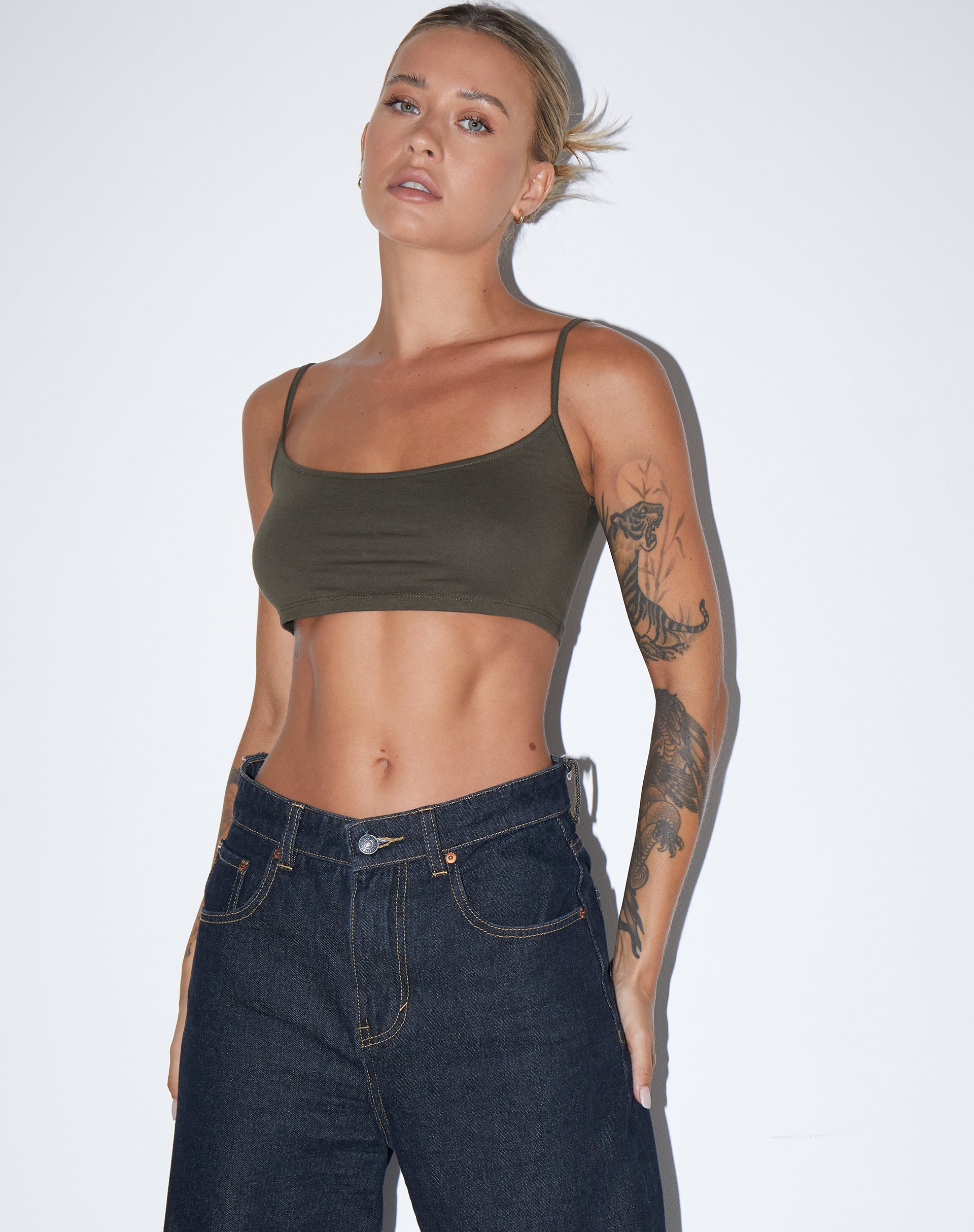 Bild von Keenan Crop Top aus Lycra Olive