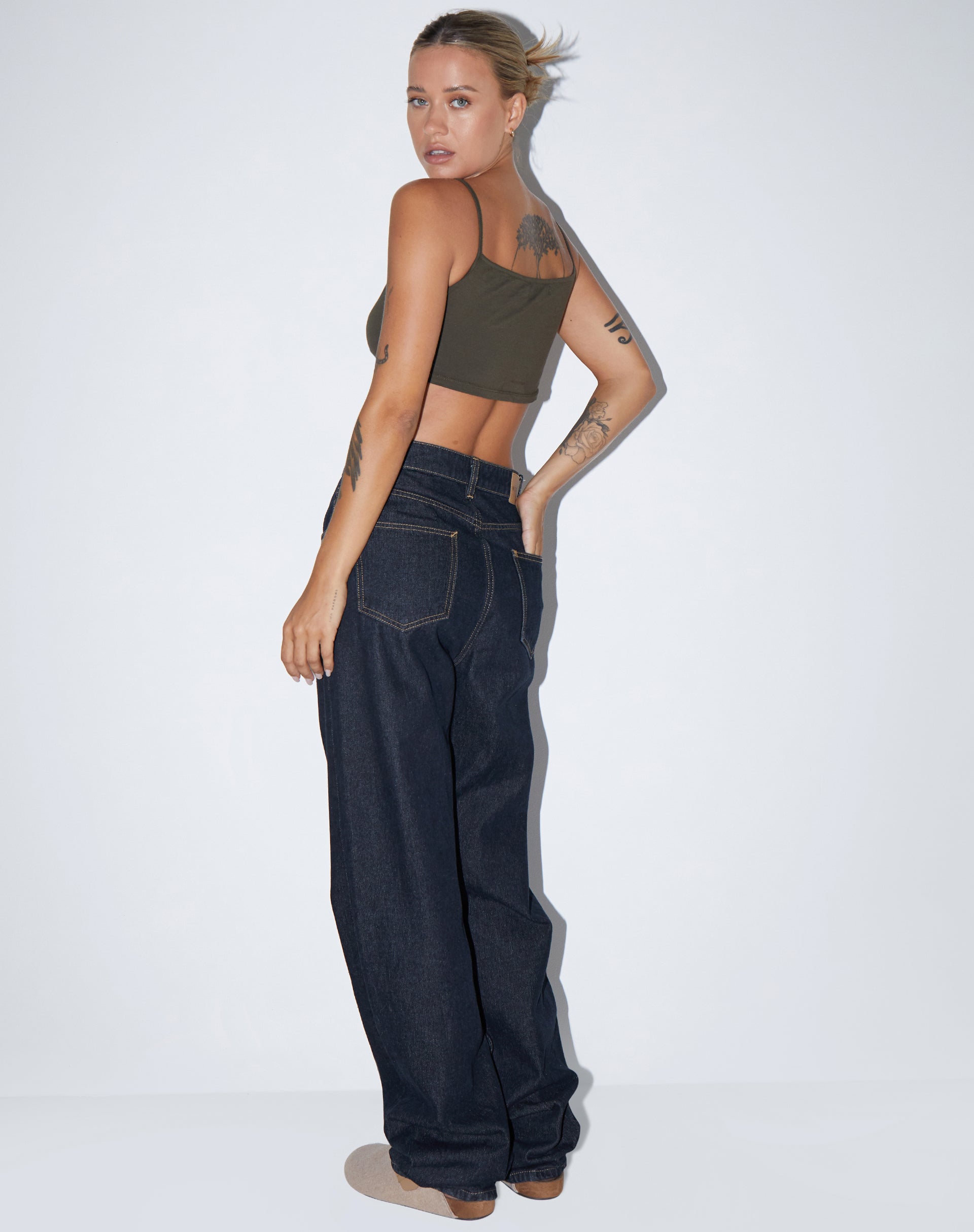 Bild von Keenan Crop Top aus Lycra Olive