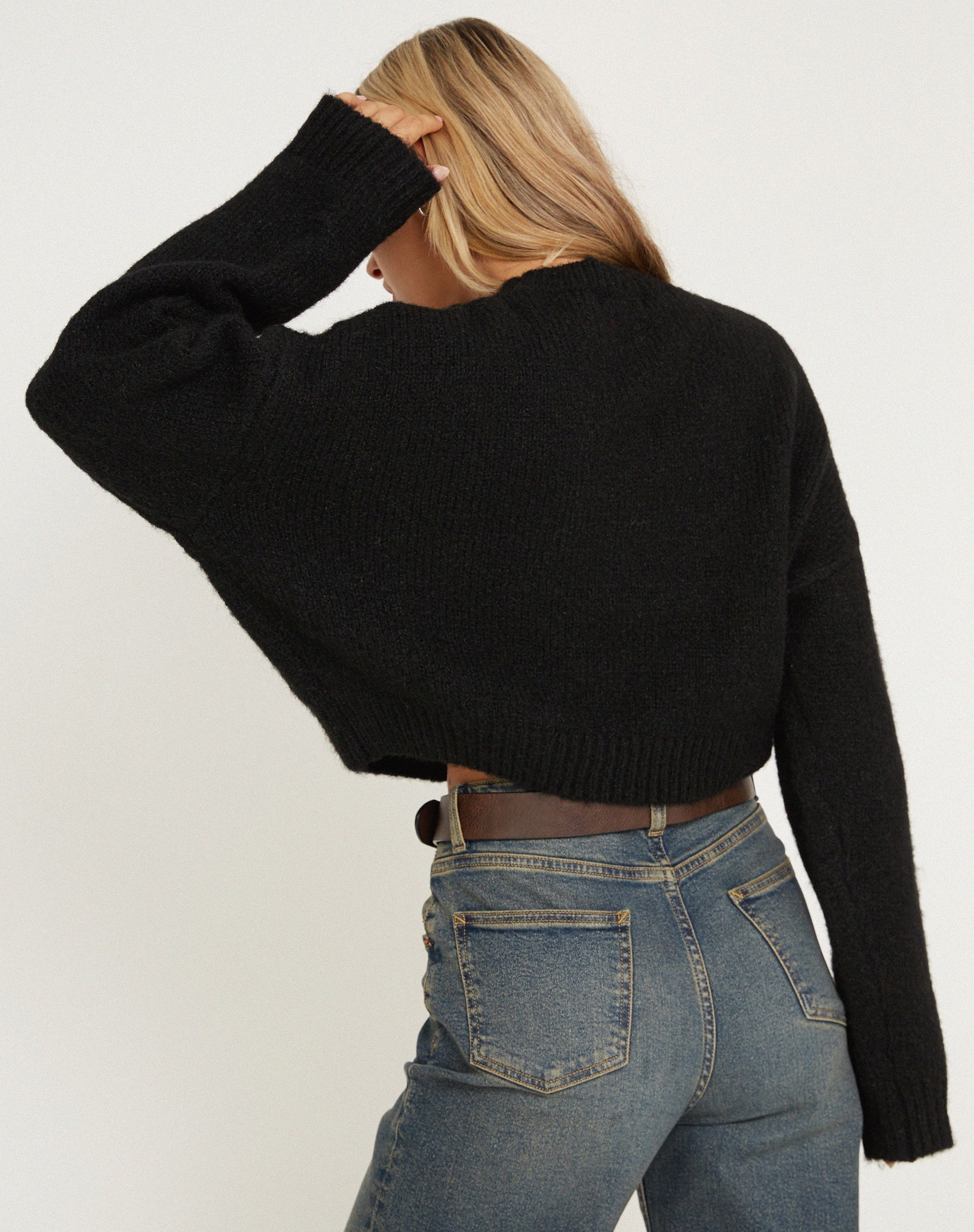 Abbildung des Munella Strickpullovers in Schwarz