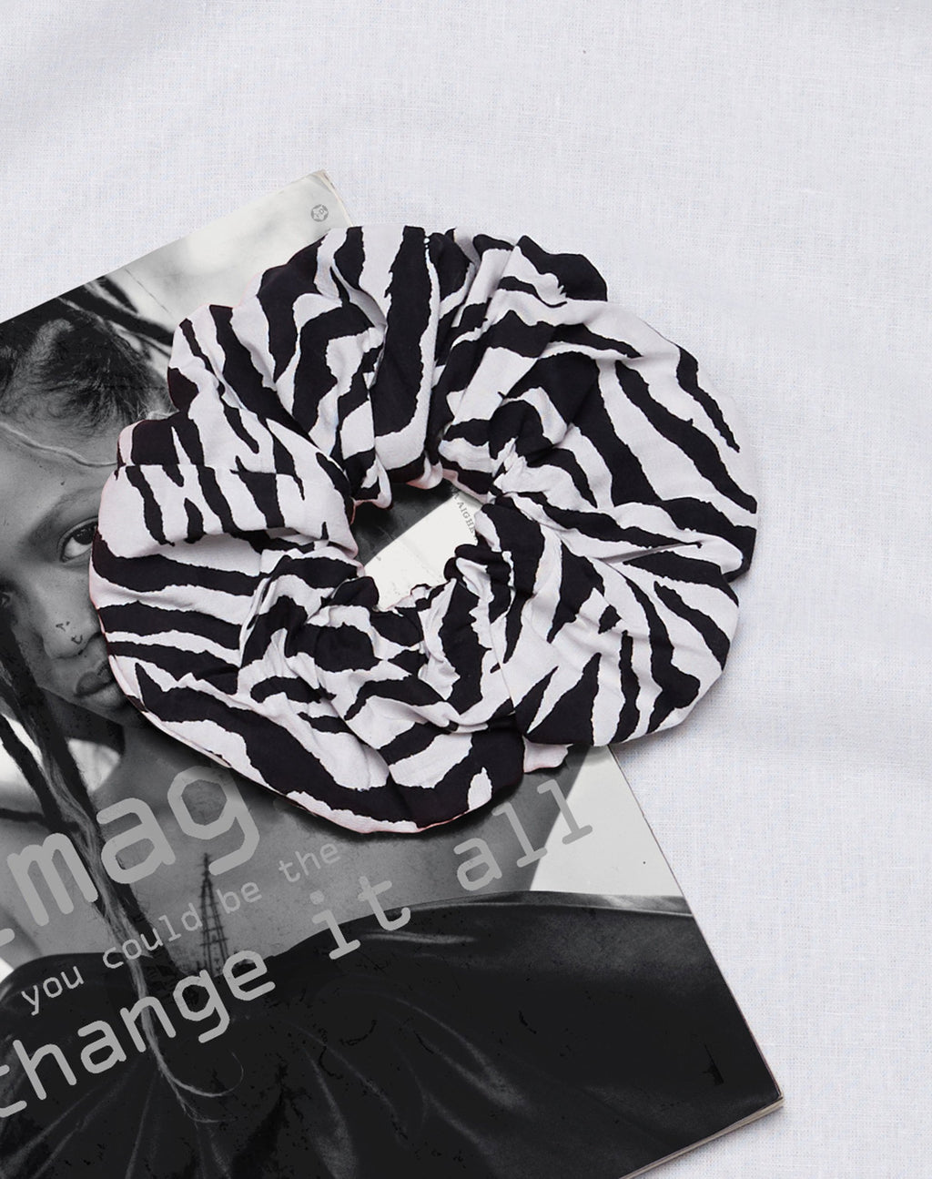 XL Haargummi in 90er Jahre Zebra