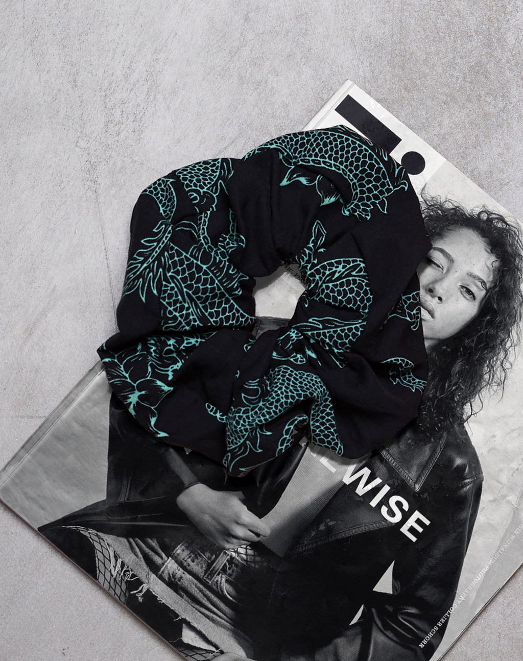 Haargummi in Drachenblume Schwarz und Mint