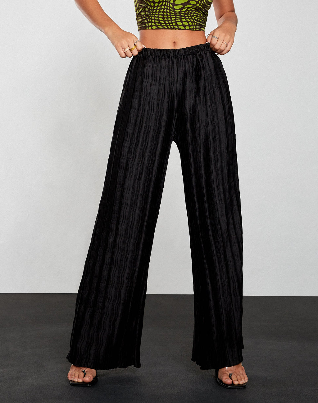 Bian Hose in Crinkle Schwarz