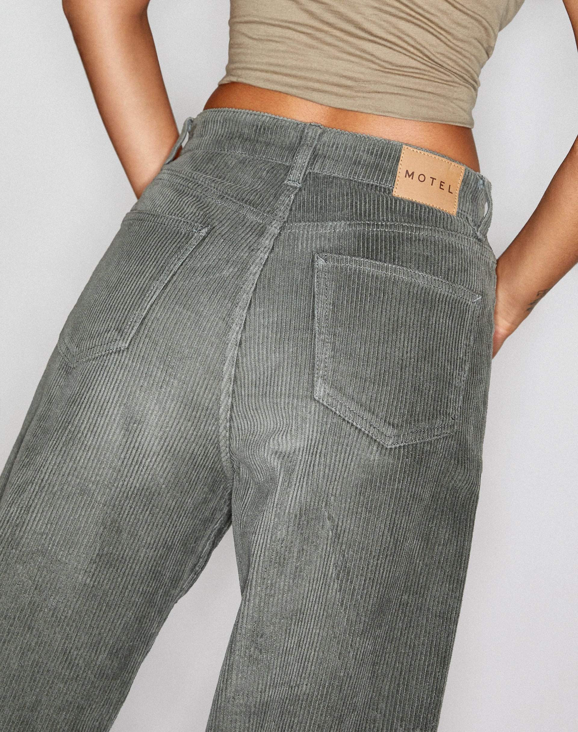 Bild von Parallel Jean in Cord Olive