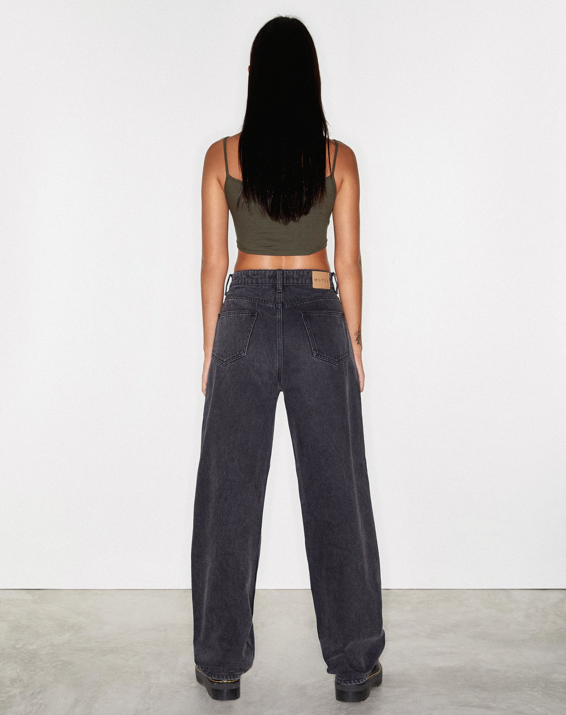 Bild von Rips Parallel Jeans in schwarzer Waschung