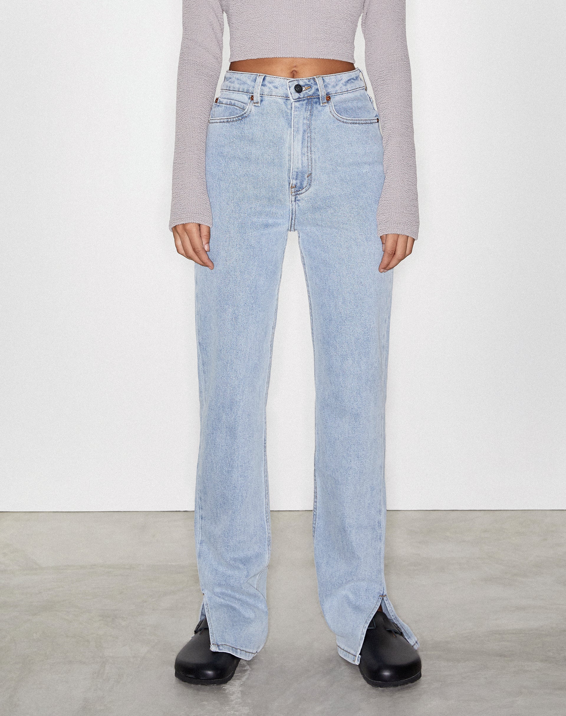 Bild von Straight Leg Jeans in Light Wash Blue