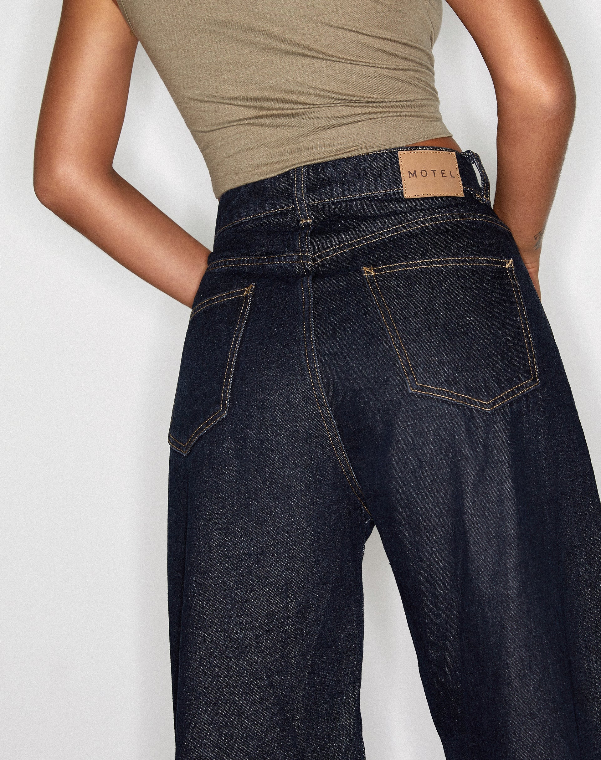 Abbildung der Parallel Jeans in Deep Indigo