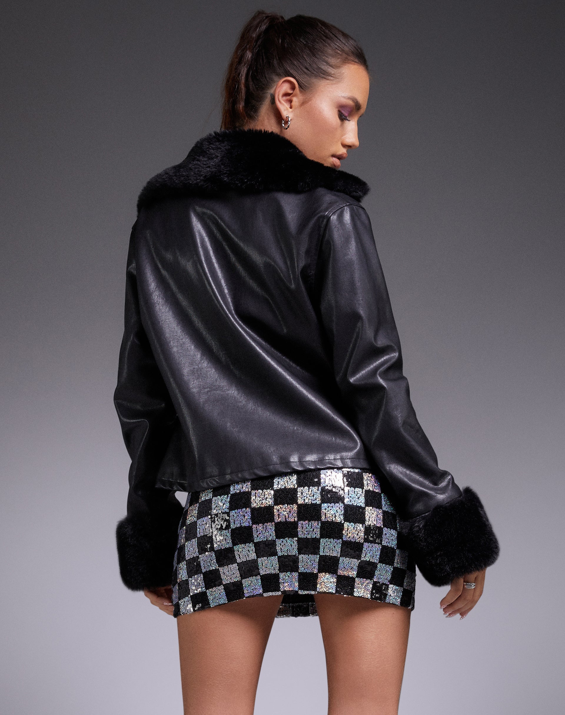 Image of Neliya Jacke in Pu Schwarz
