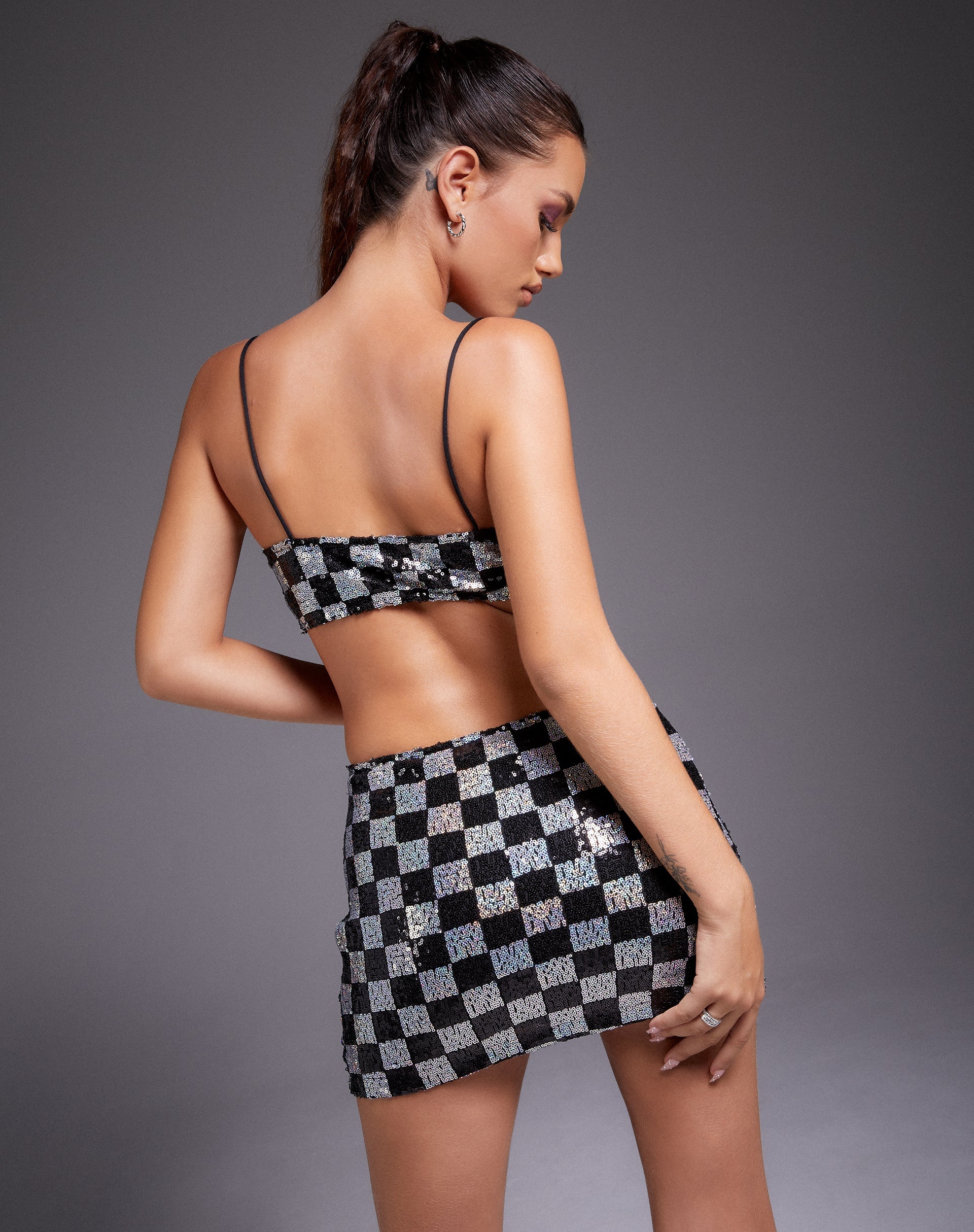 Keyan Tube Top aus Pailletten im Schachbrettmuster Schwarz und Silber