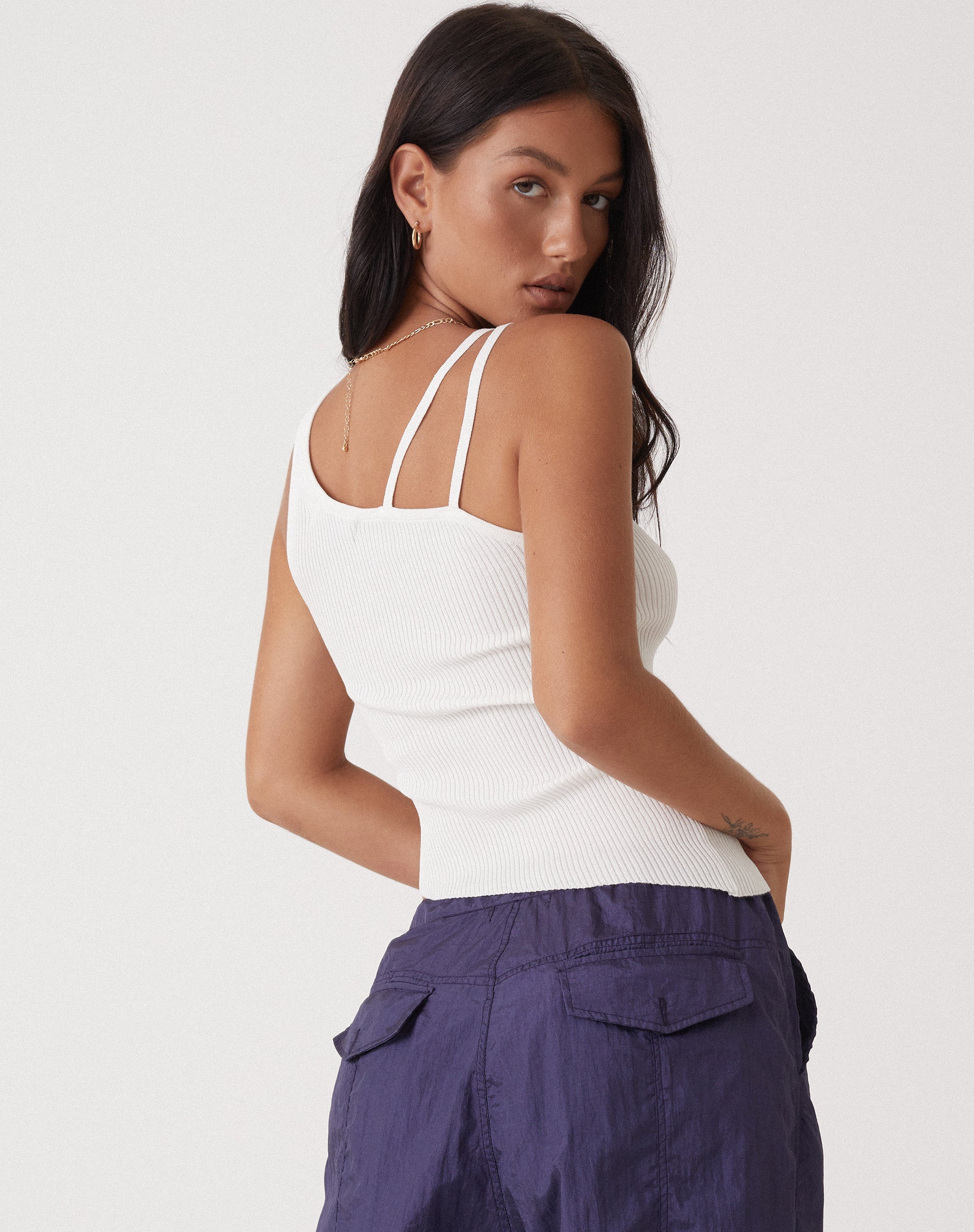 Bild von MOTEL X OLIVIA NEILL Lanica Top in Rib Star Weiß