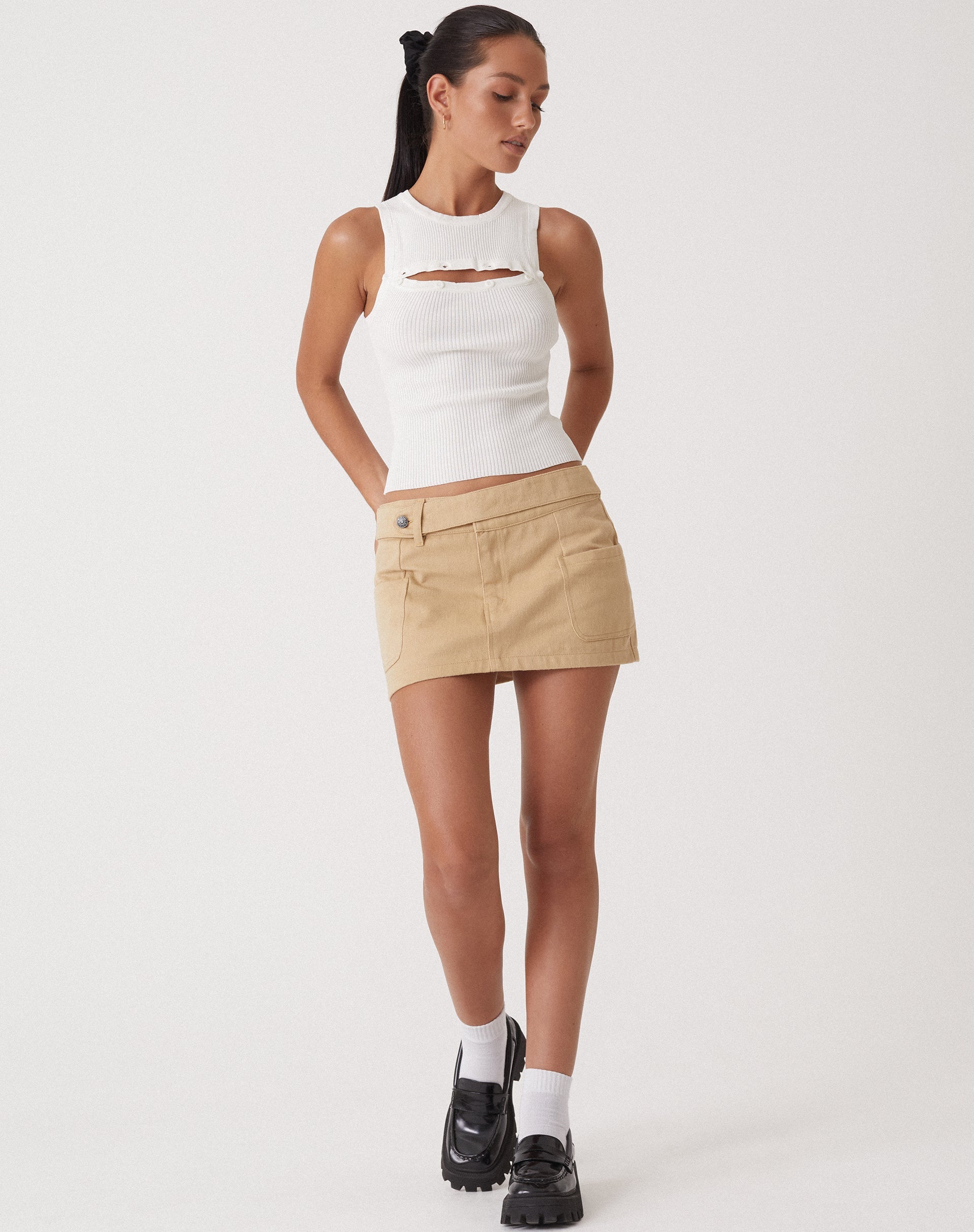Bild von MOTEL X OLIVIA NEILL Caena Top in Rib Star Weiß