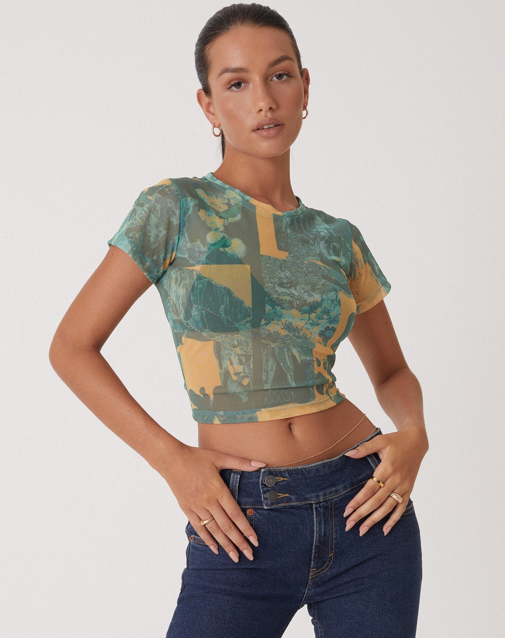 Bild von Motel x Olivia Neill Zora Top in Collage Floral Shadow Green