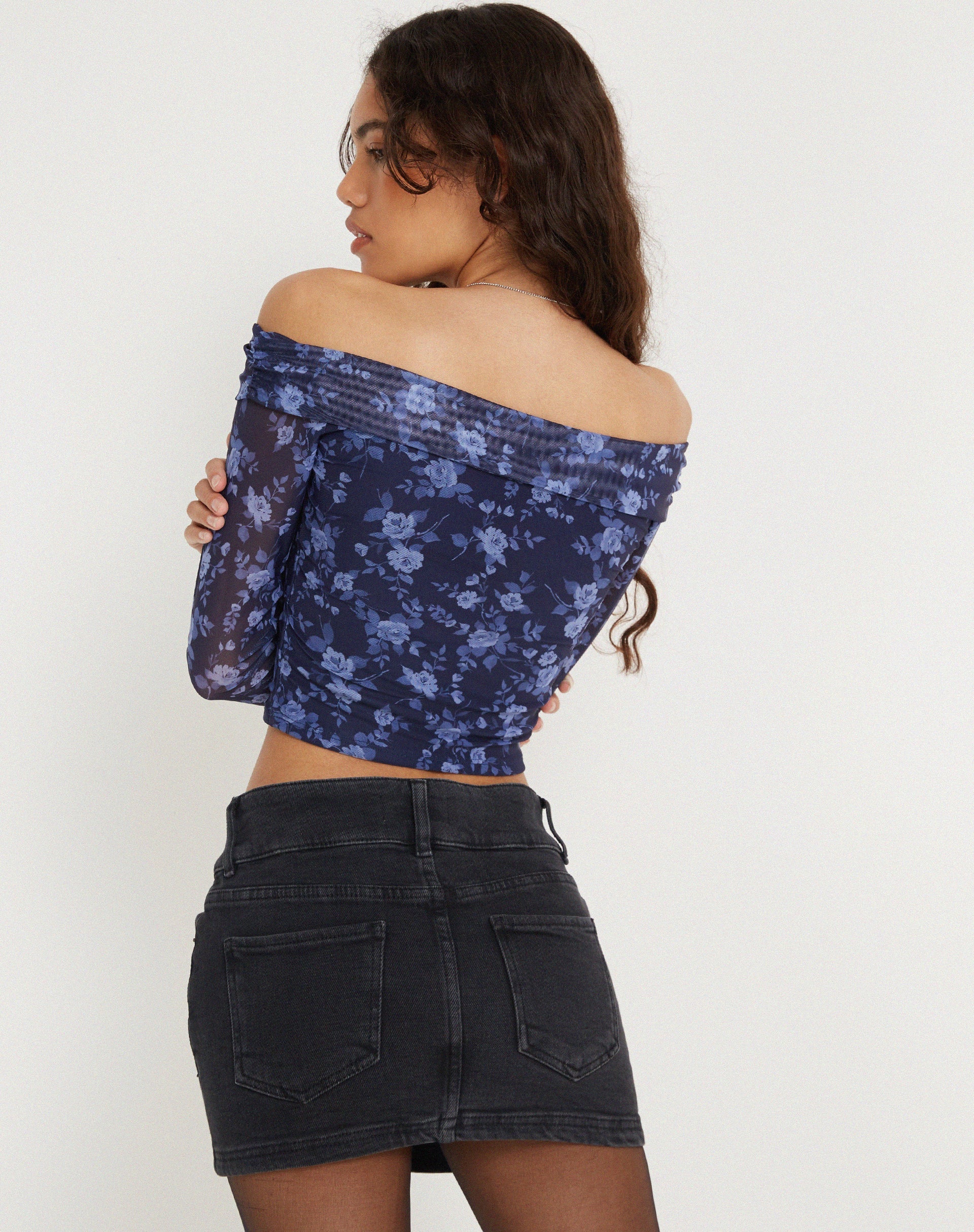 Bild von Nagini Langarm Bardot Top in Pretty Floral Navy