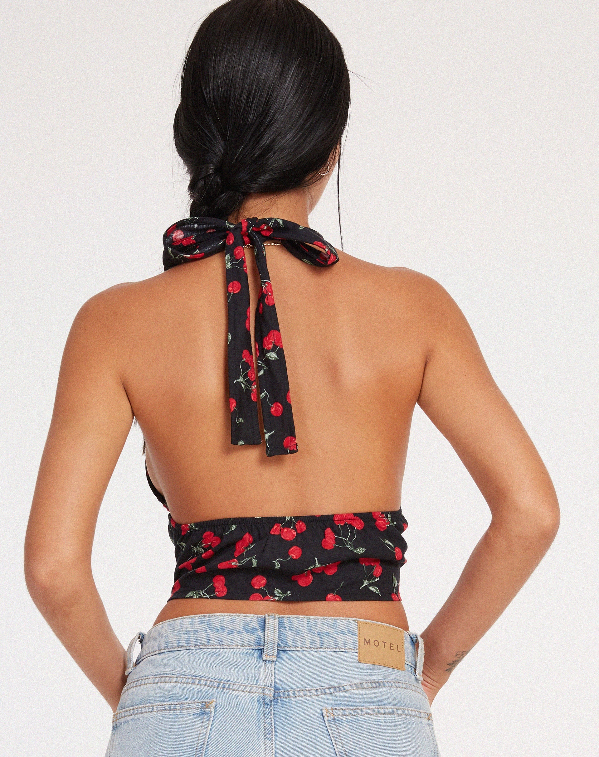 Bild von Nanda Crop Top in Kirschen Schwarz