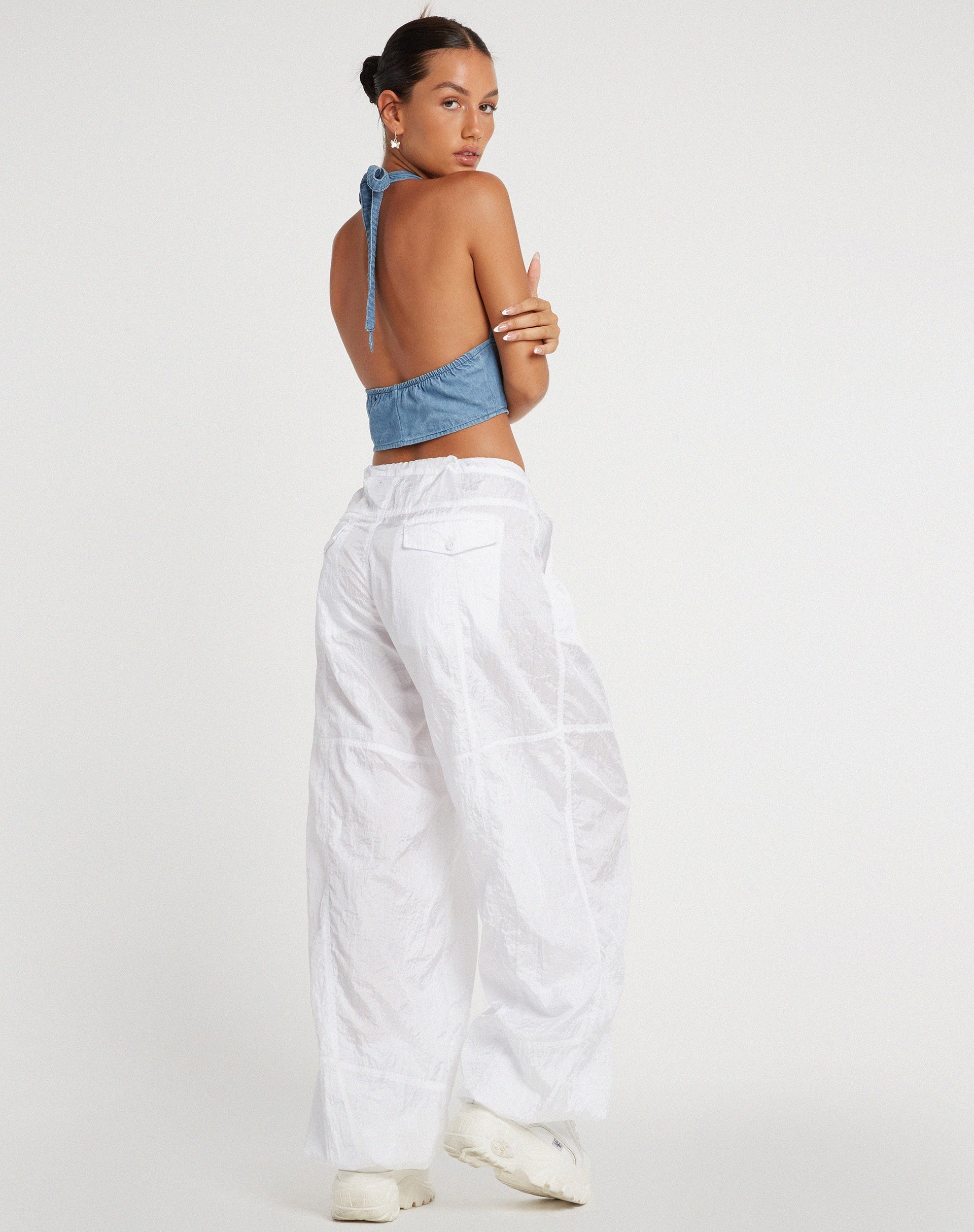 Bild von Nanda Halter Top in Denim Stone Wash Blau