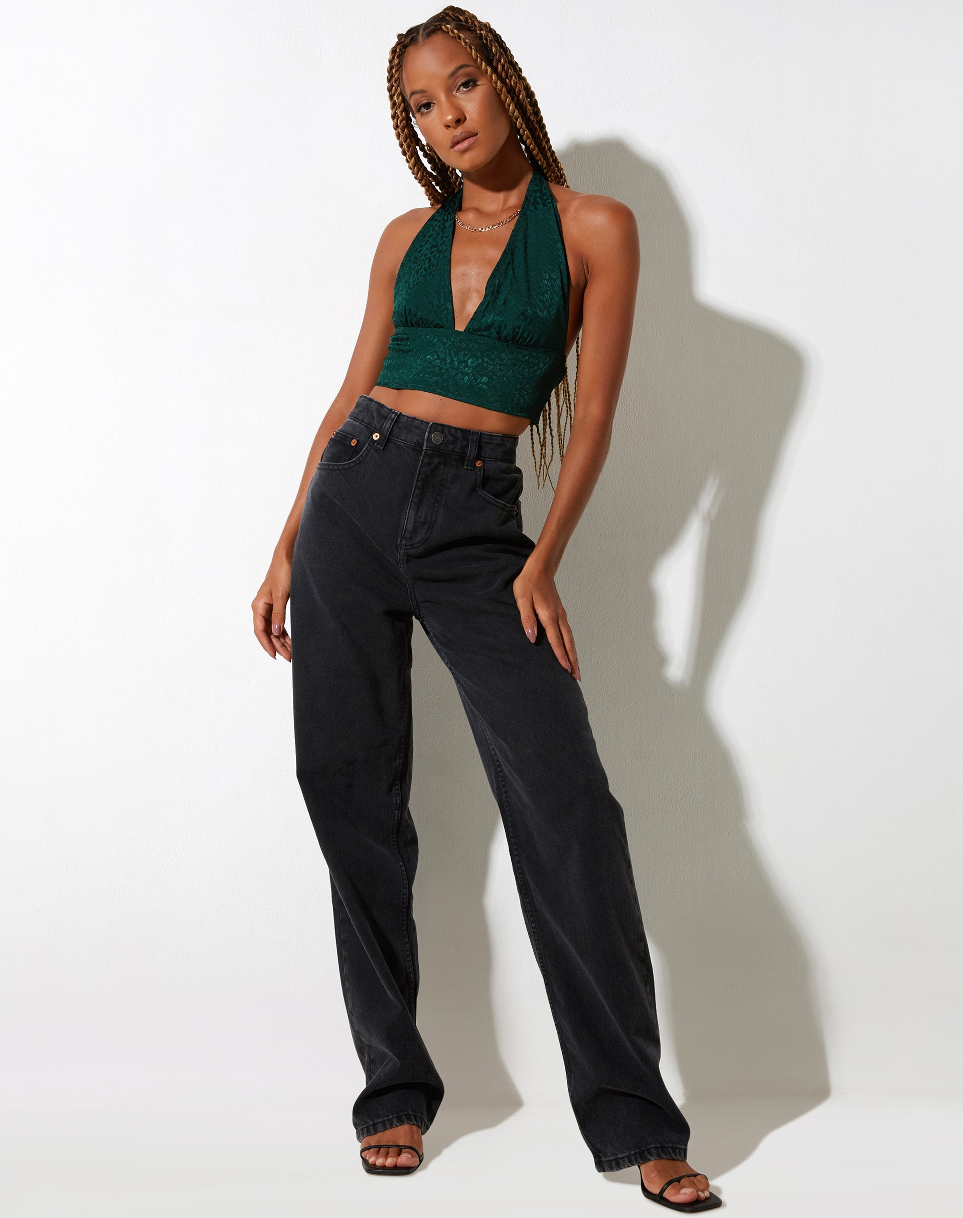 Image of Nanda Crop Top aus Satin Gepard Waldgrün