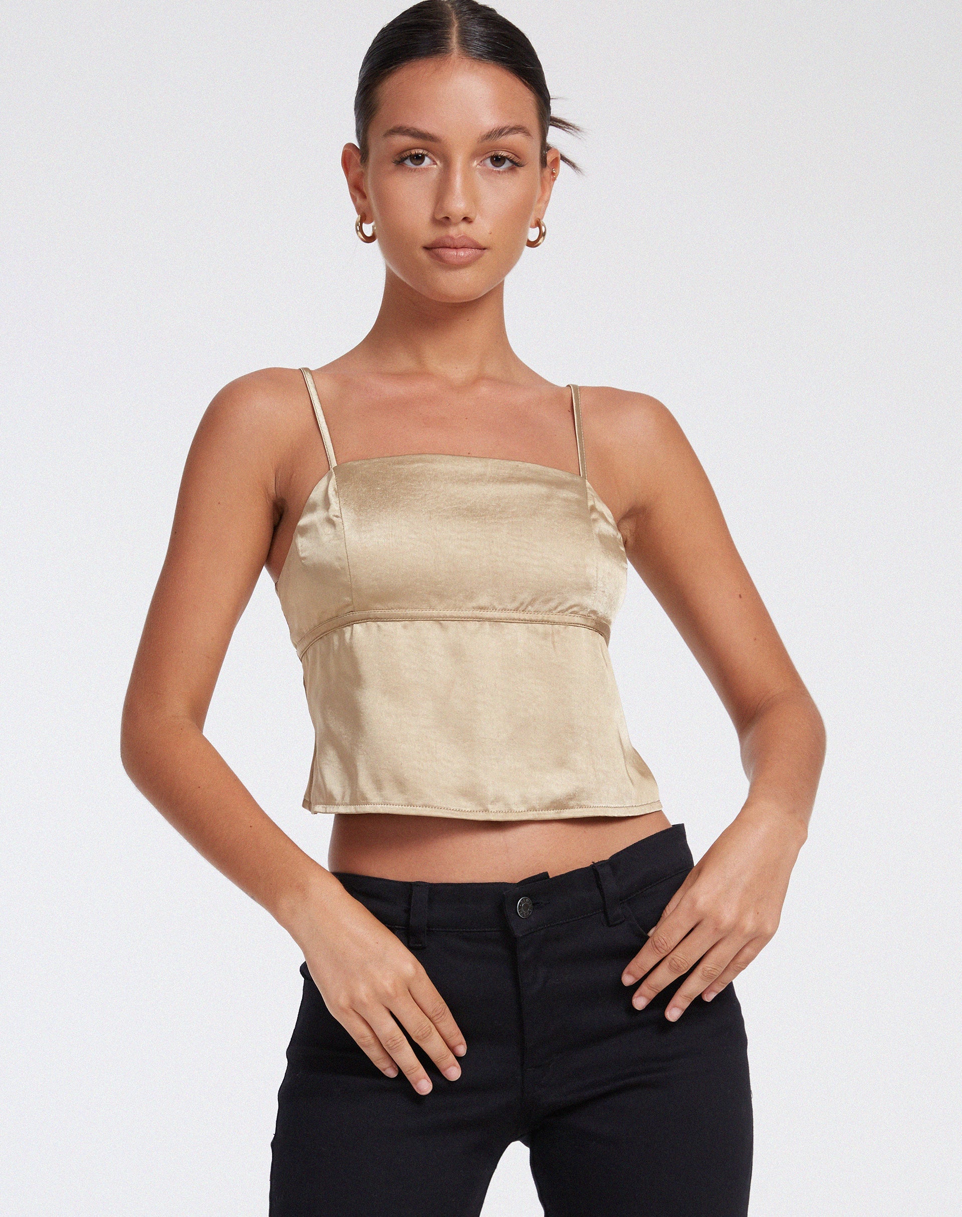 Abbildung von Nandina Top in Satin Olive Gold
