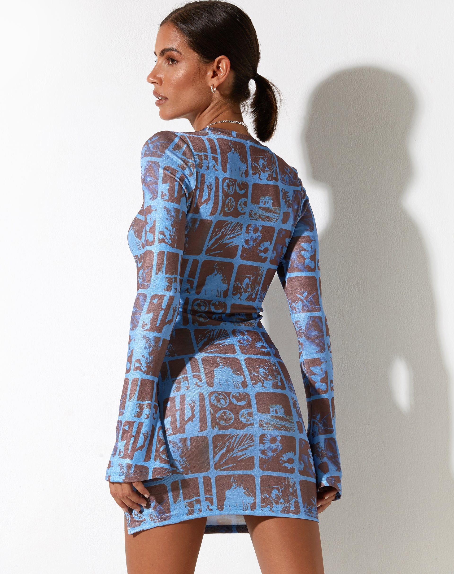 Bild von Nariko Bodycon Kleid in Photographic Blue