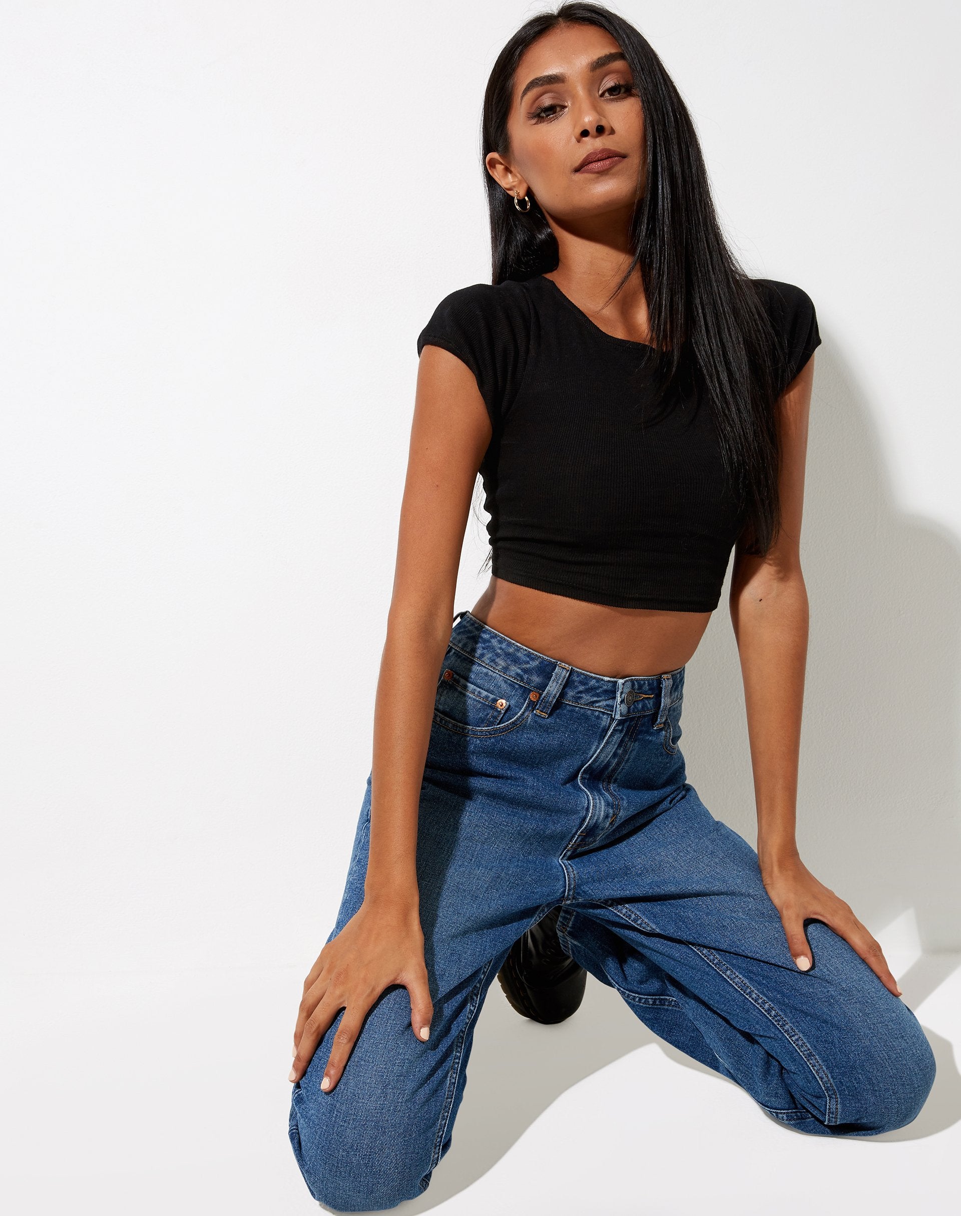 Image of Natka Crop Top aus Rippe Schwarz