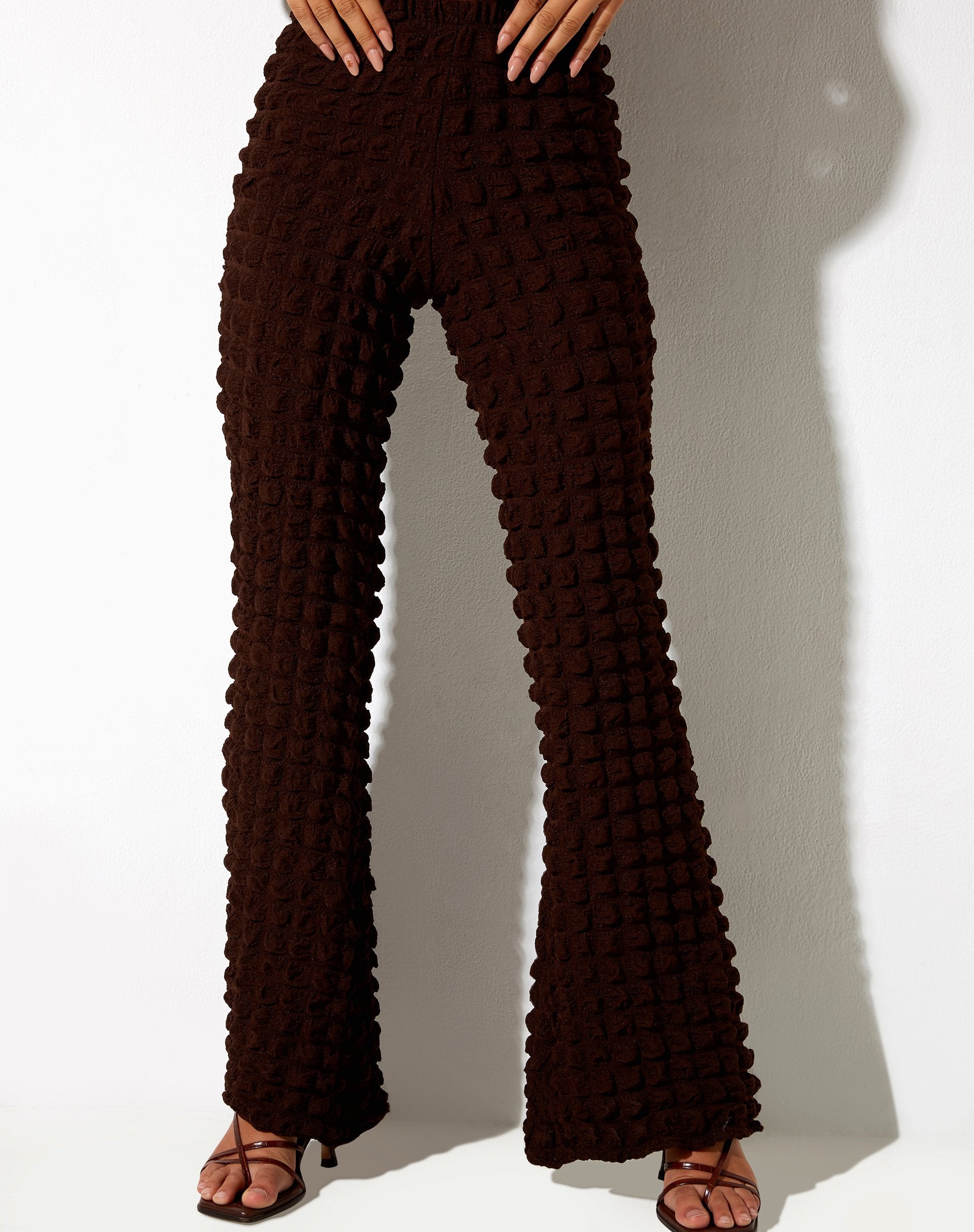 Image of Meldi Hose aus Bubble Jersey Braun