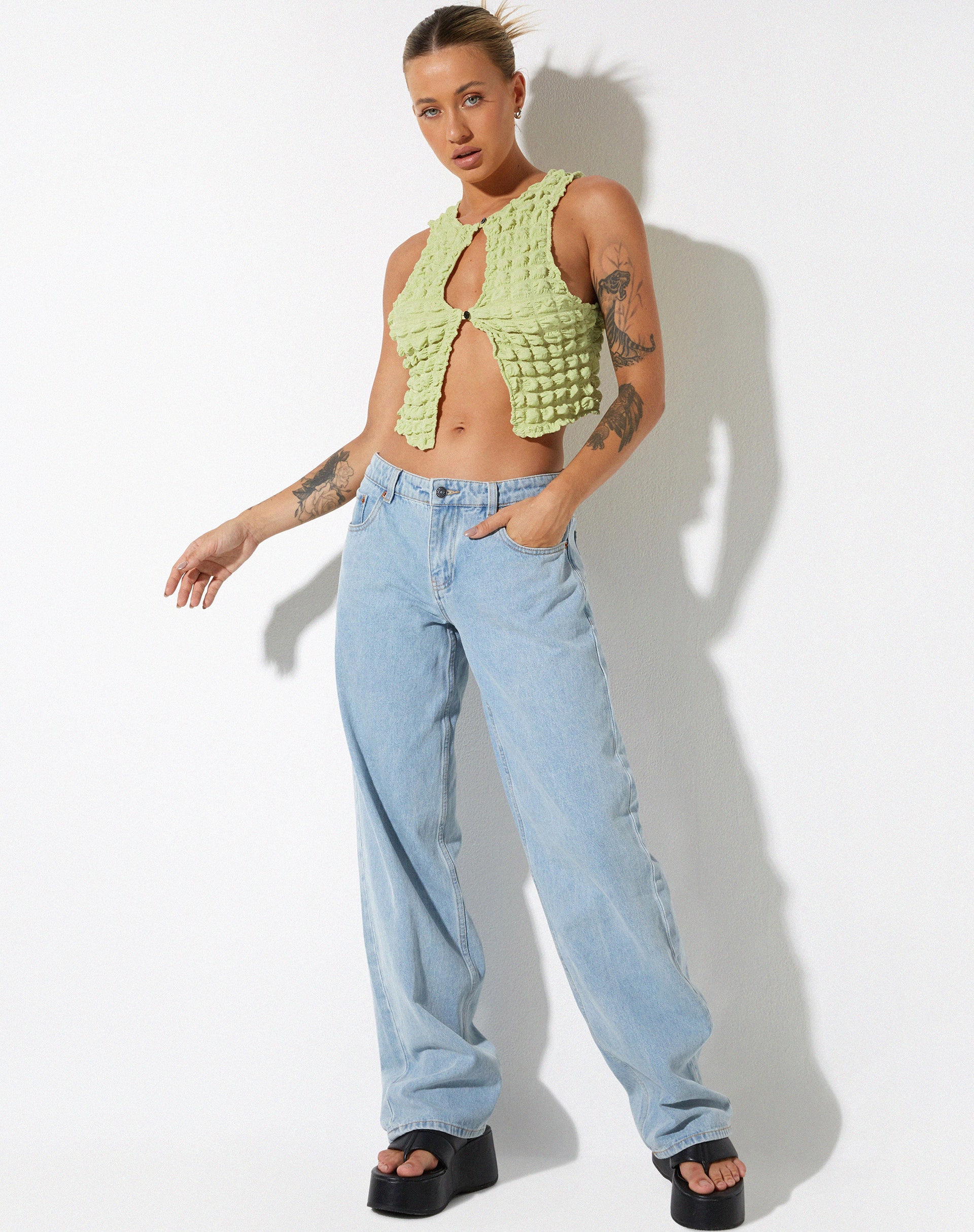 Bild von Neno Crop Top in Big Bubble Jersey Pastell Limette