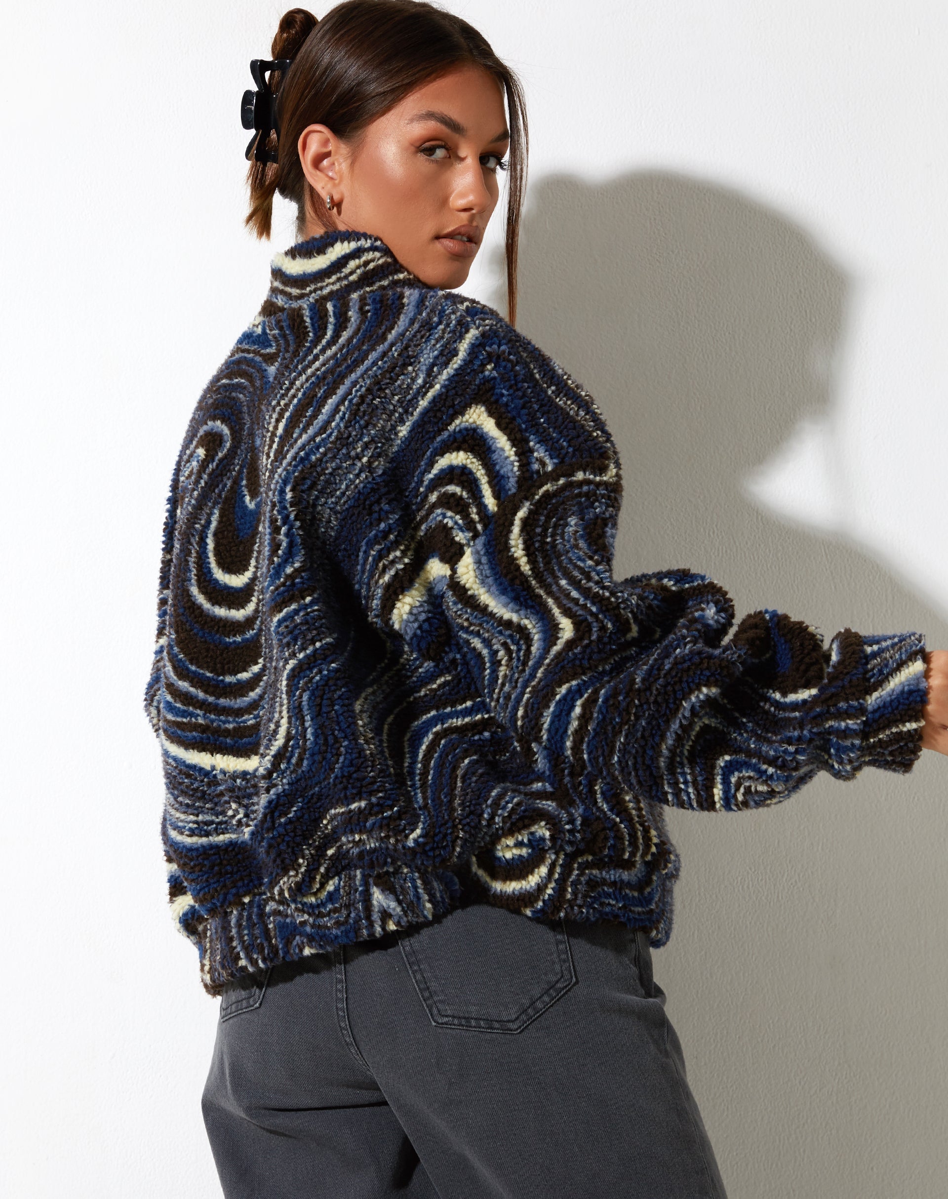 Nereo Jacke in Ripple Blau Schwarz und Elfenbein