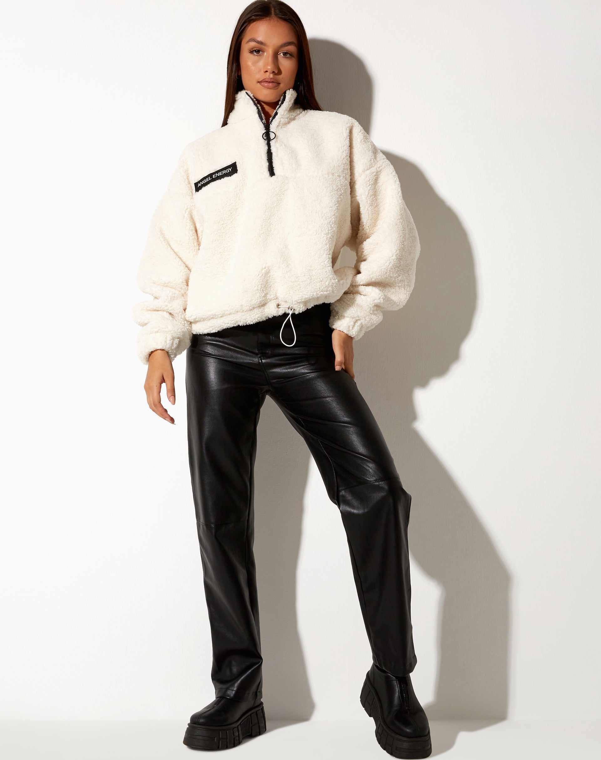 Image of Nero Jacke in Borg Elfenbein mit Angel Energy Label