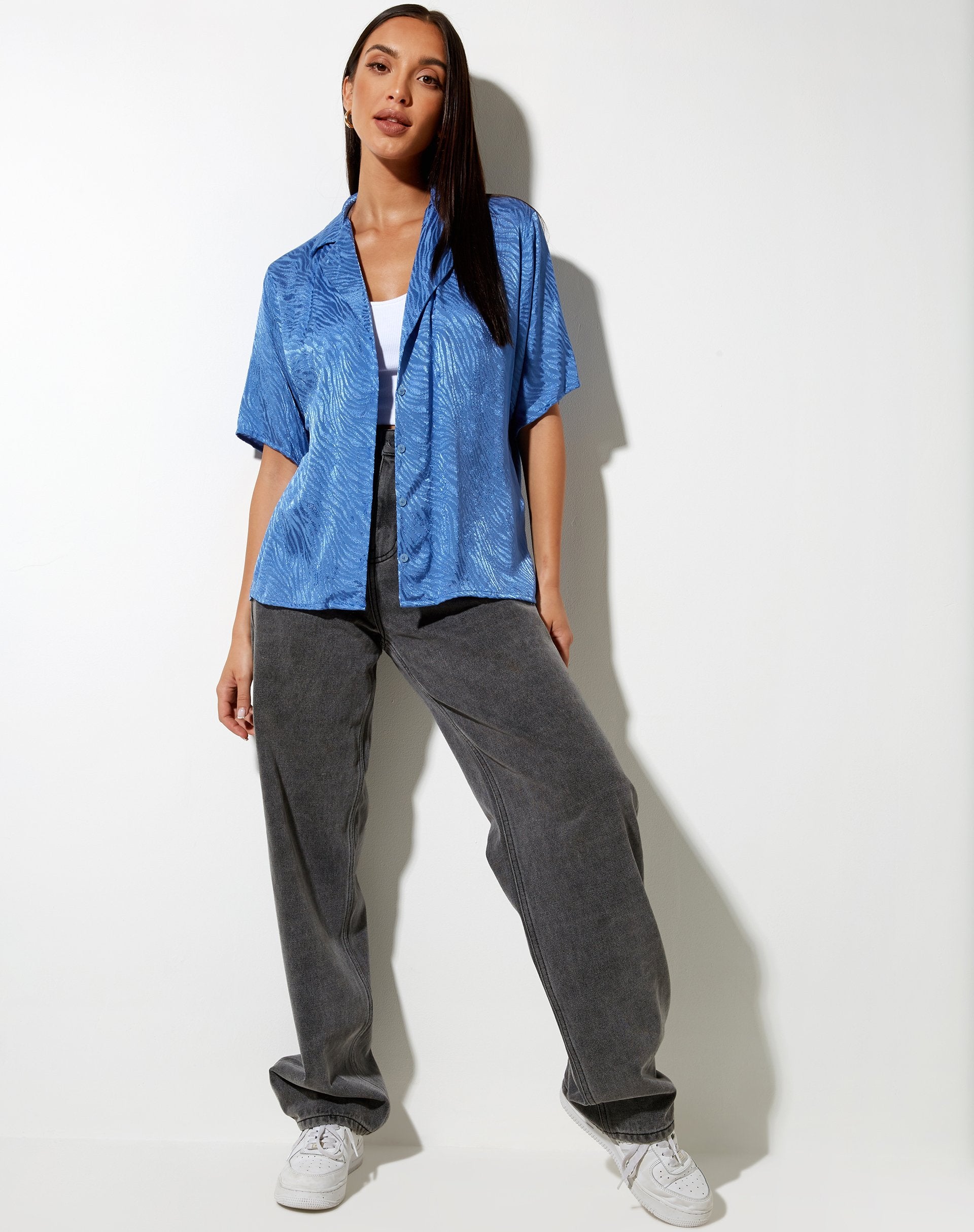 Bild von Nikra Shirt in Satin Zebra Blue Bonnet