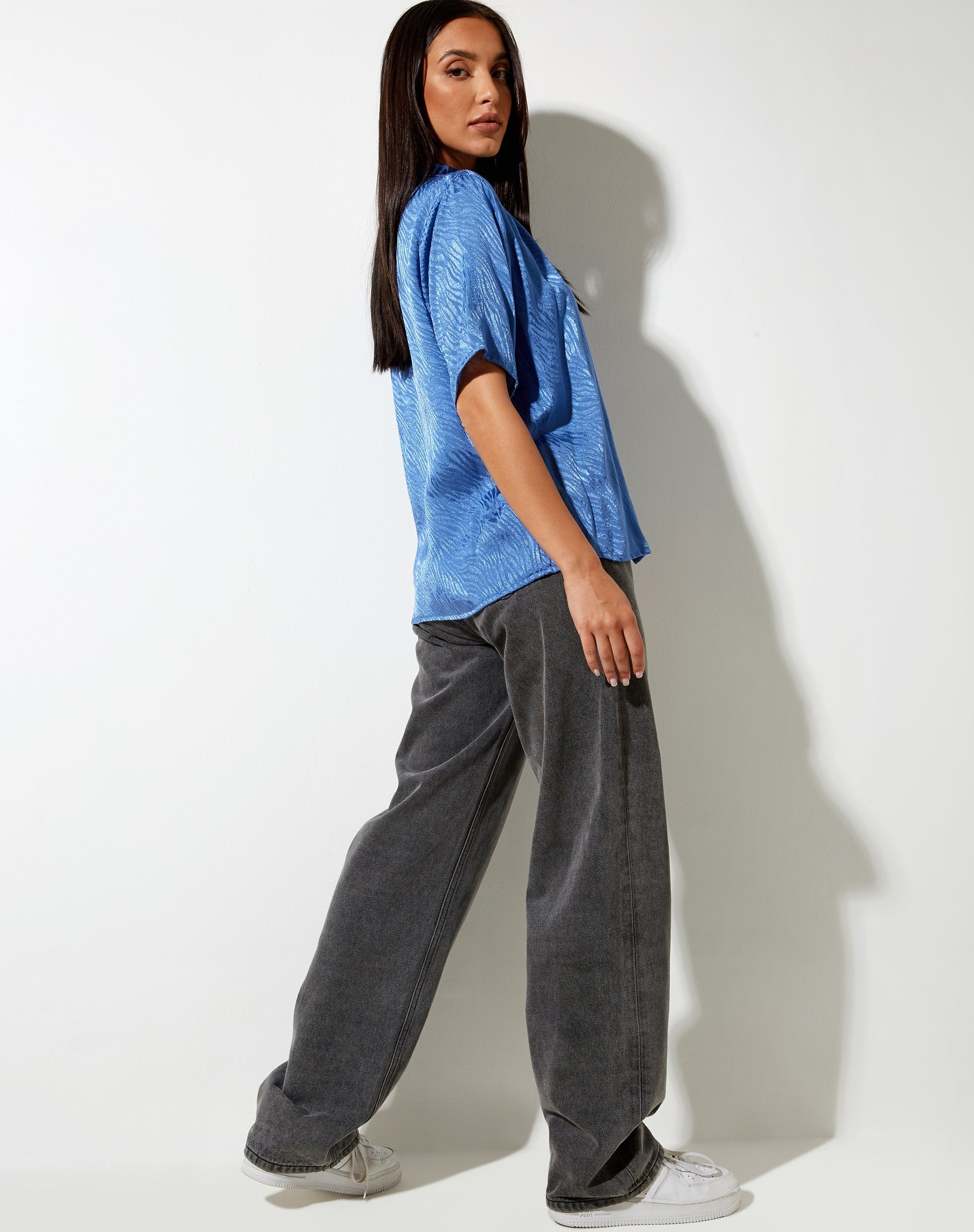 Bild von Nikra Shirt in Satin Zebra Blue Bonnet
