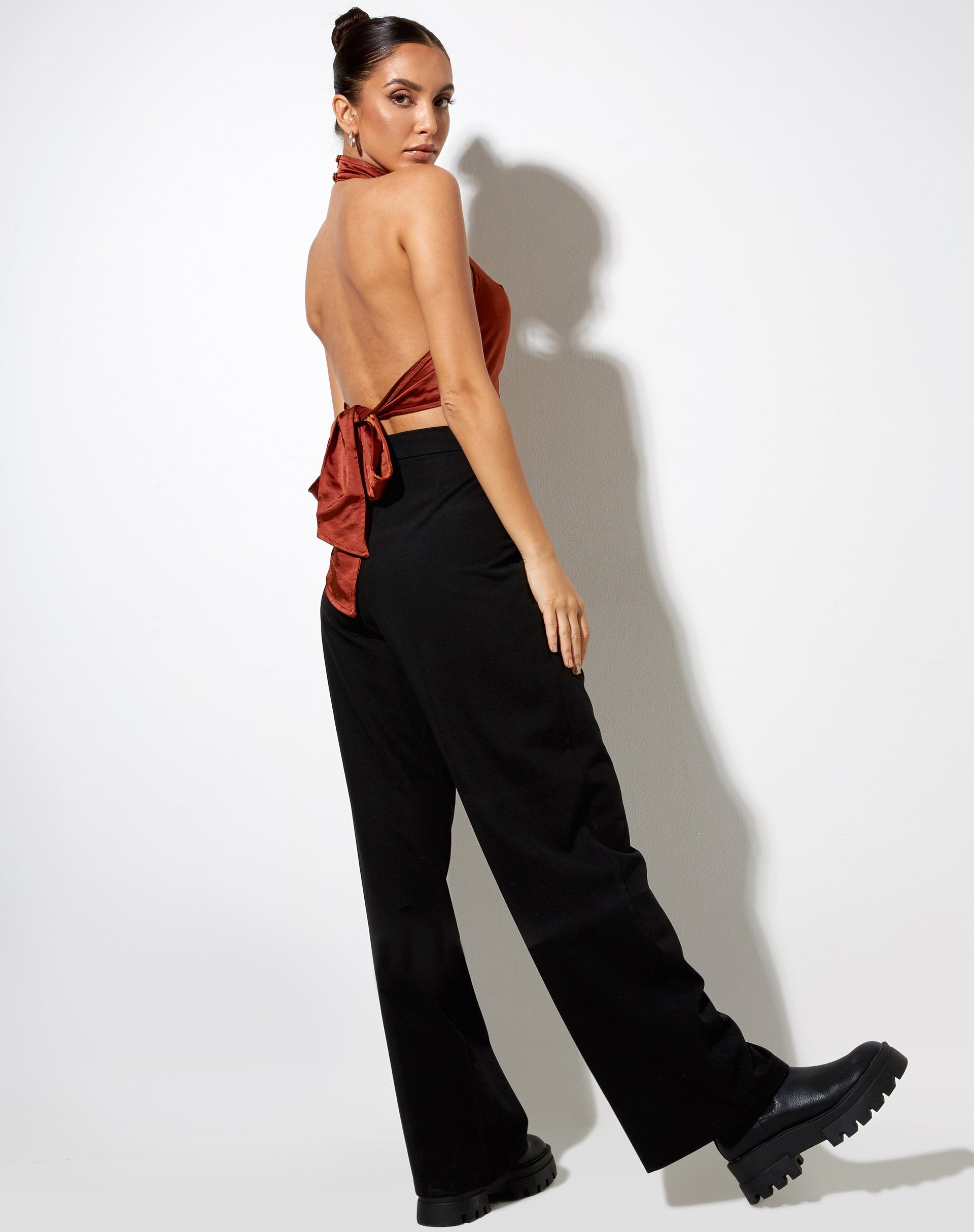 Image von Noela Crop Top aus Satin Ziegelstein