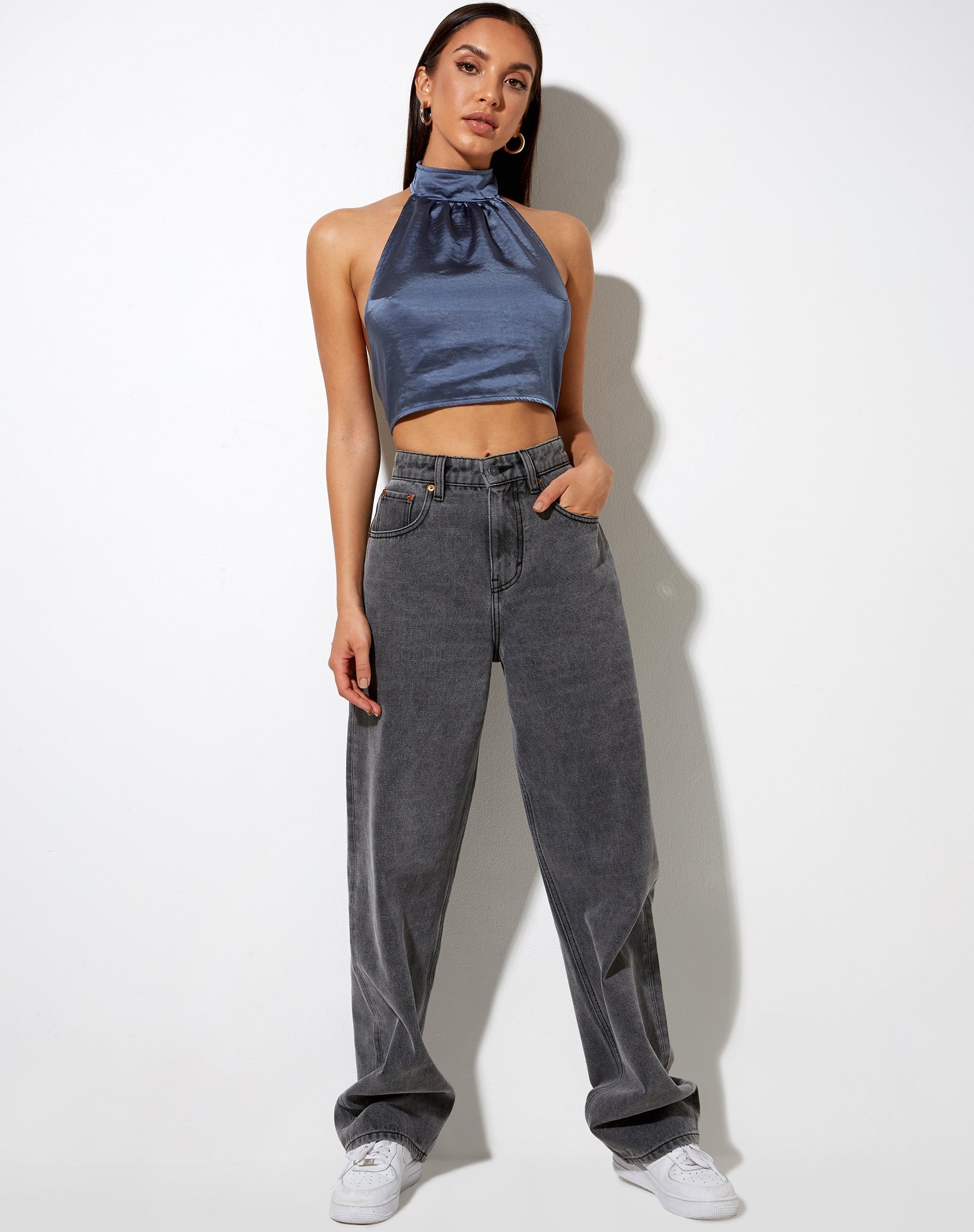 Image of Noela Crop Top aus Satin Schieferblau