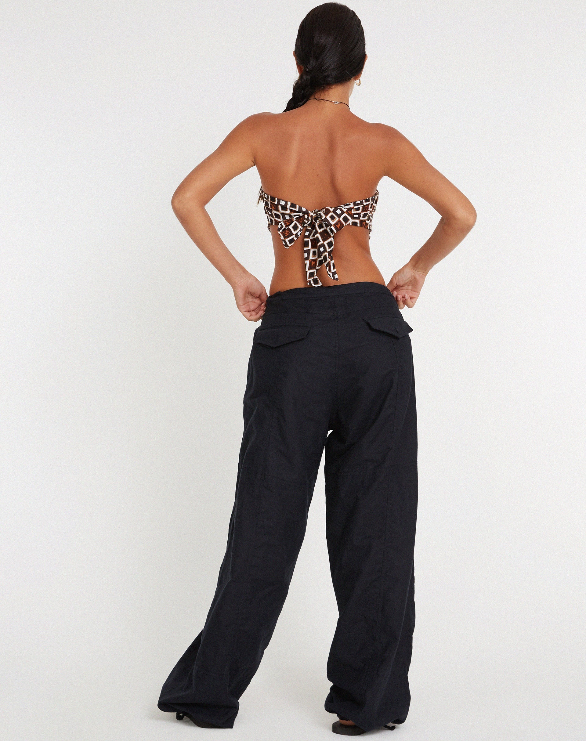 Bild von Nolda Crop Top auf 90s Geo Brown