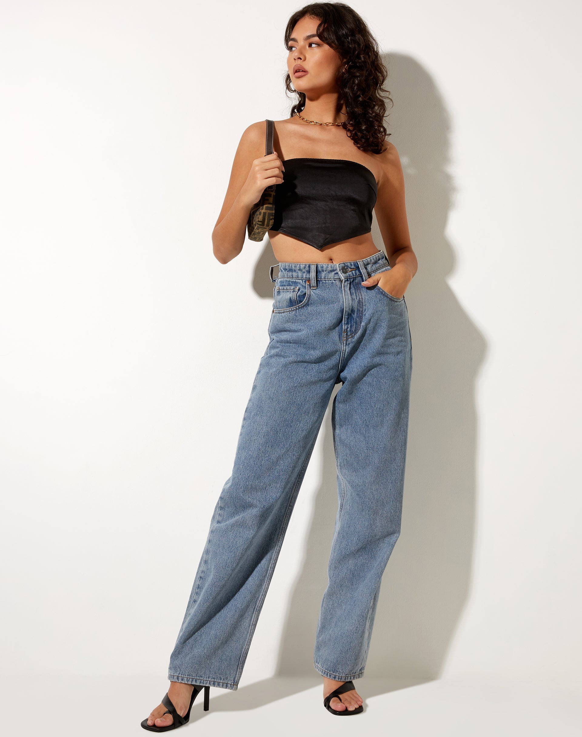 Image of Nolda Crop Top aus Satin Schwarz