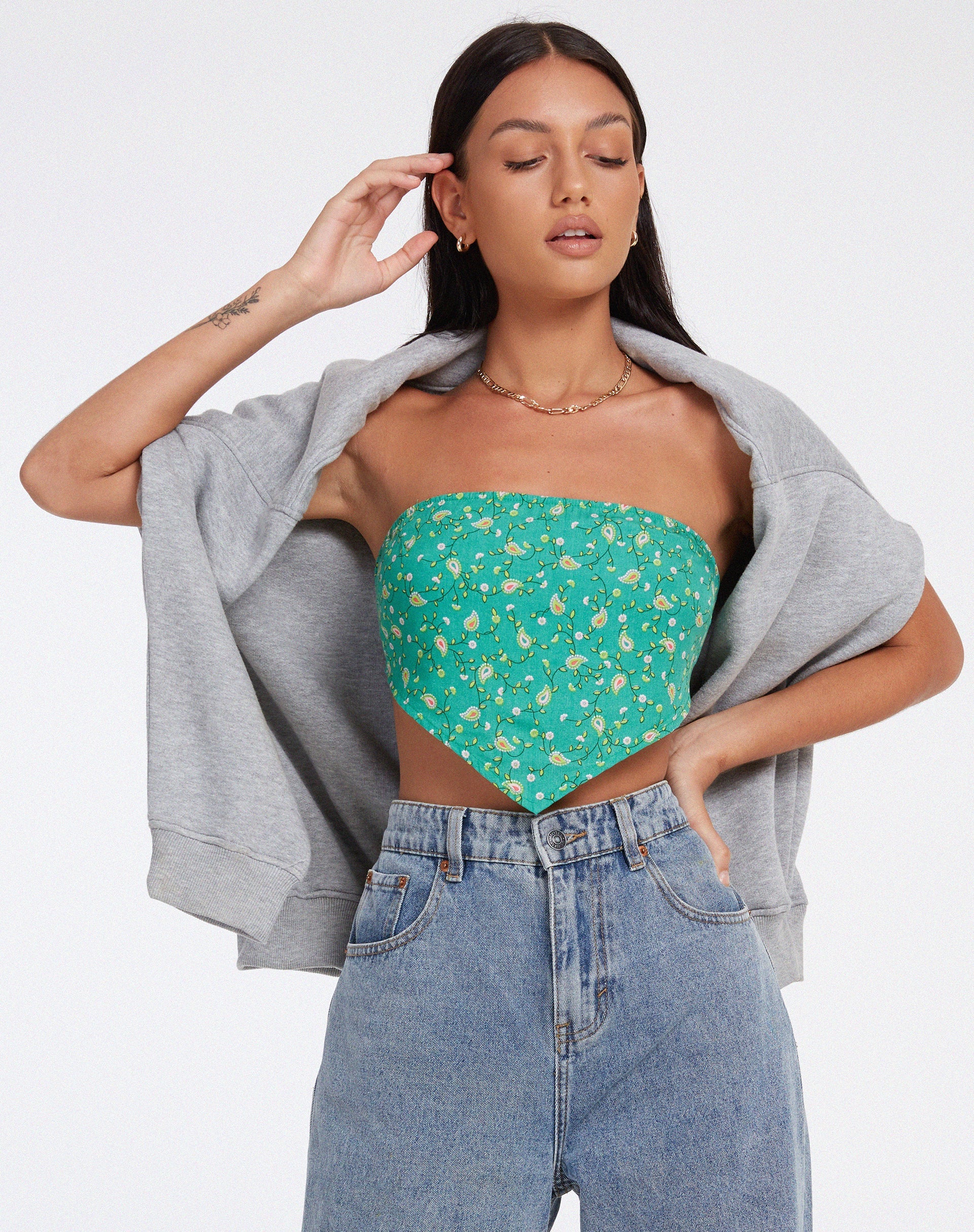 Bild von Nolda Crop Top in Paisley Fun Grün