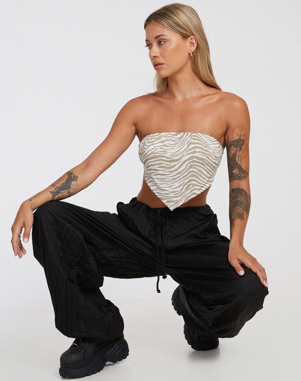 Nolda Crop Top in Zebra-Tönen