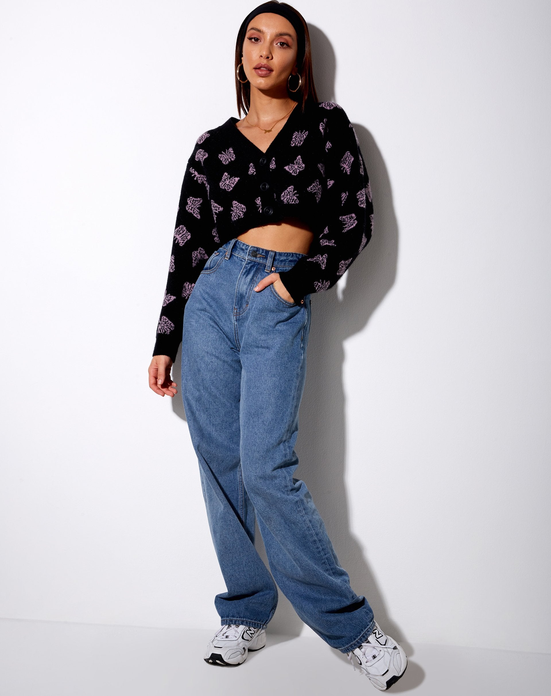 Bild von Olina Cropped Cardigan in Schwarz und Lila Butterfly