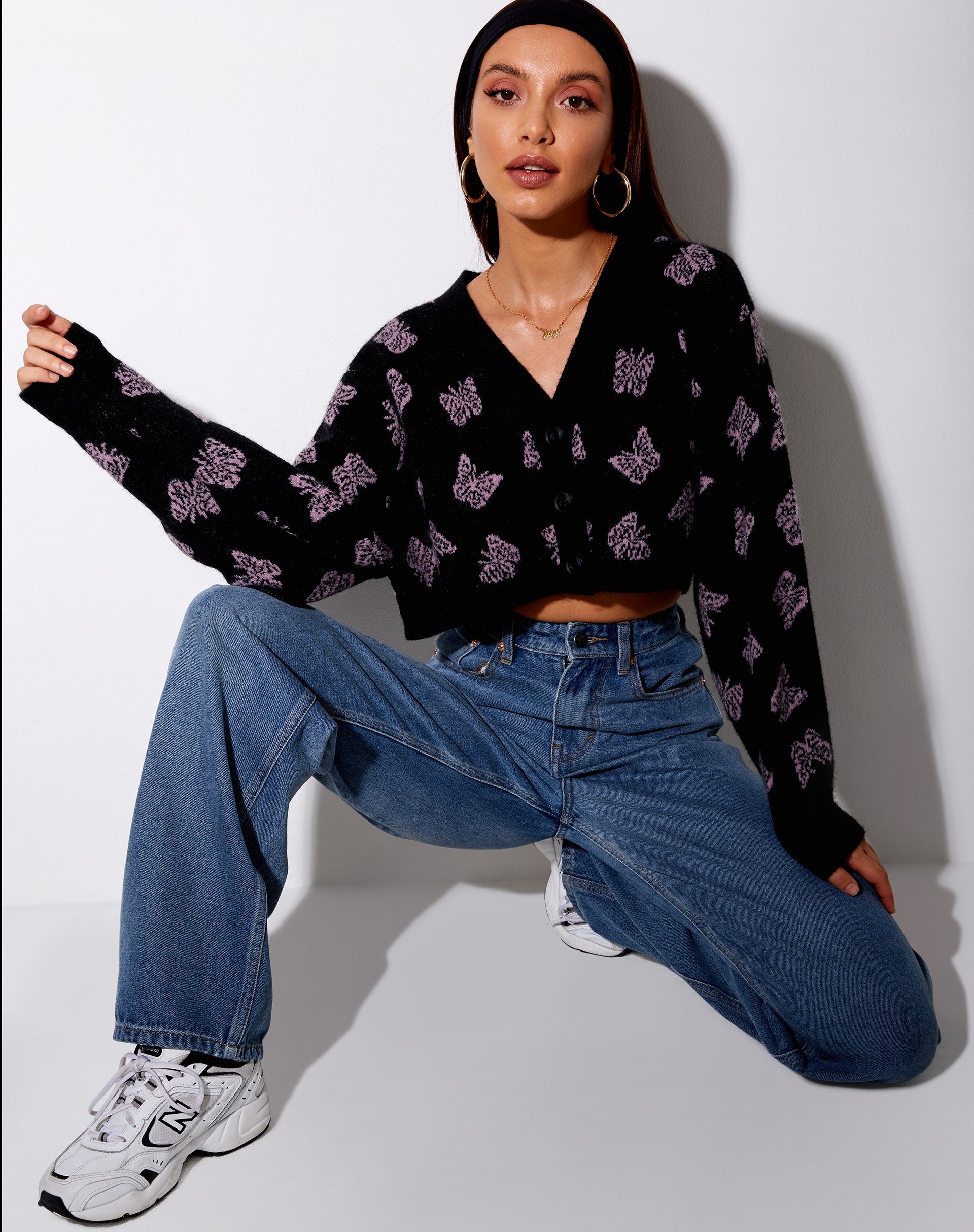 Bild von Olina Cropped Cardigan in Schwarz und Lila Butterfly