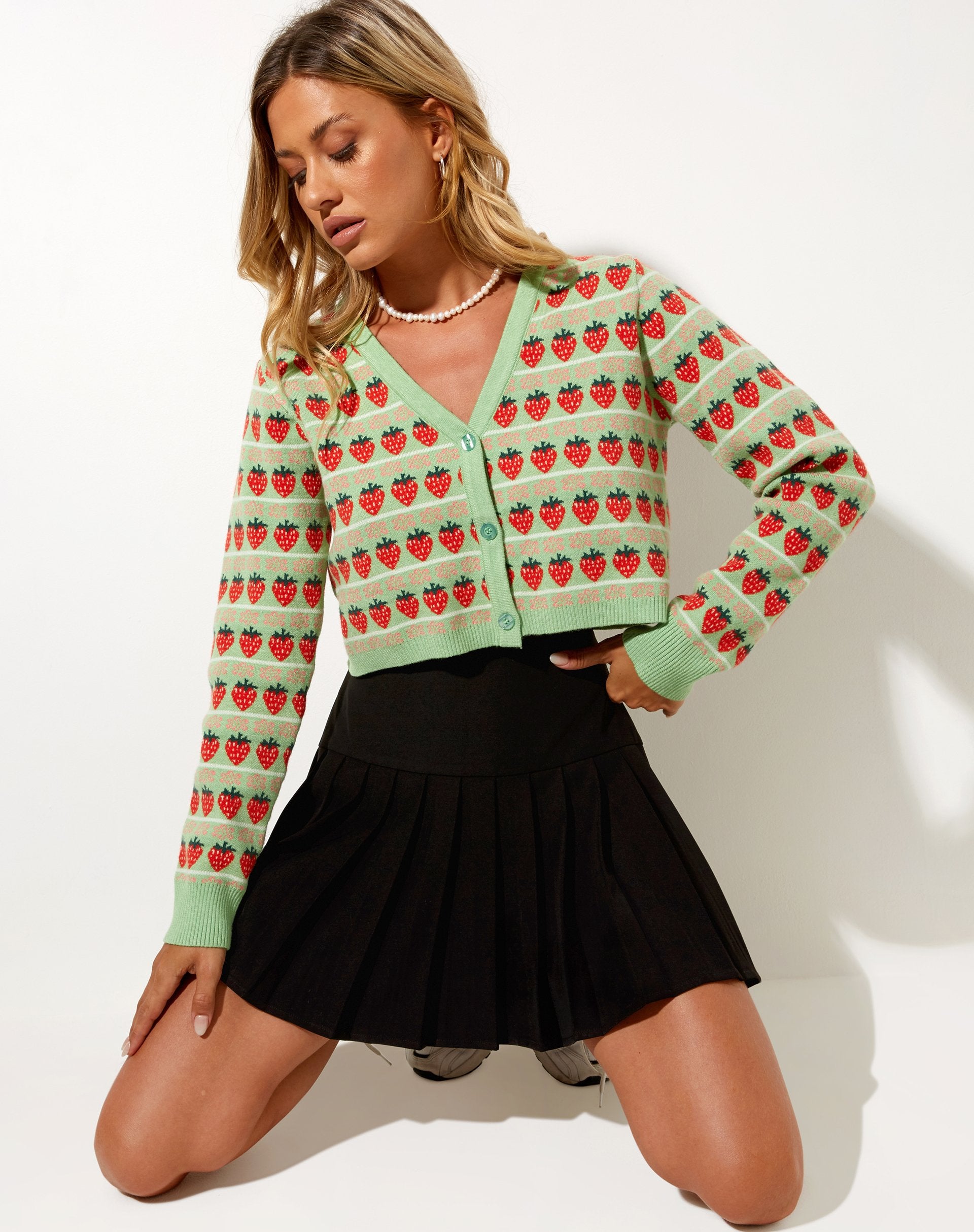 Bild von Olina Cardi in Mint String Of Strawberries