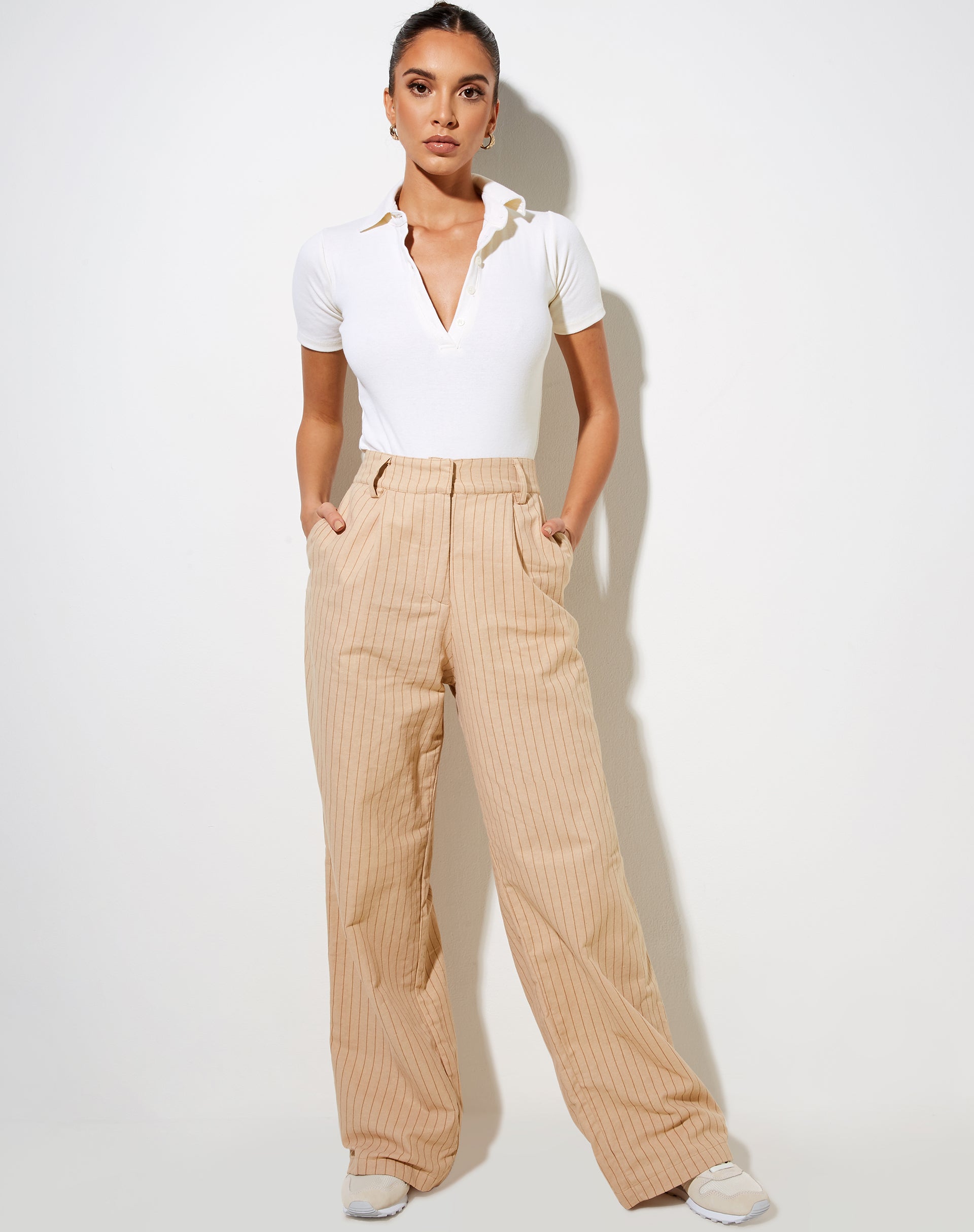 Image of Onfal Hose mit weitem Bein in Pencil Stripe