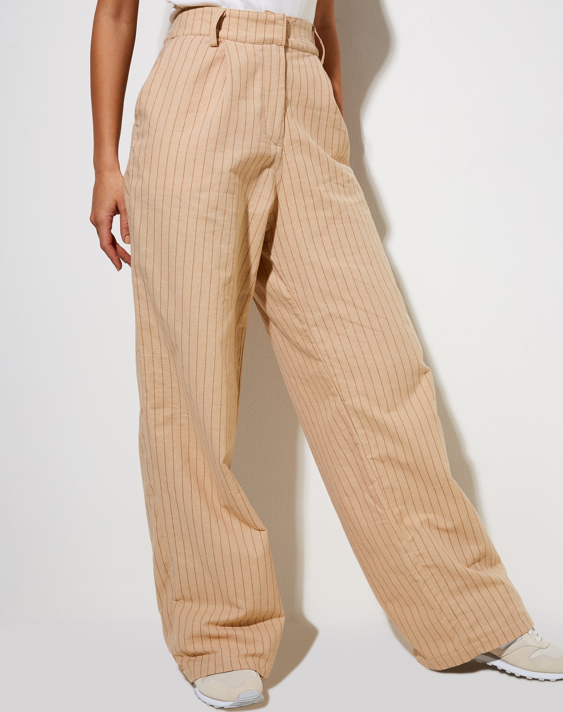 Image of Onfal Hose mit weitem Bein in Pencil Stripe