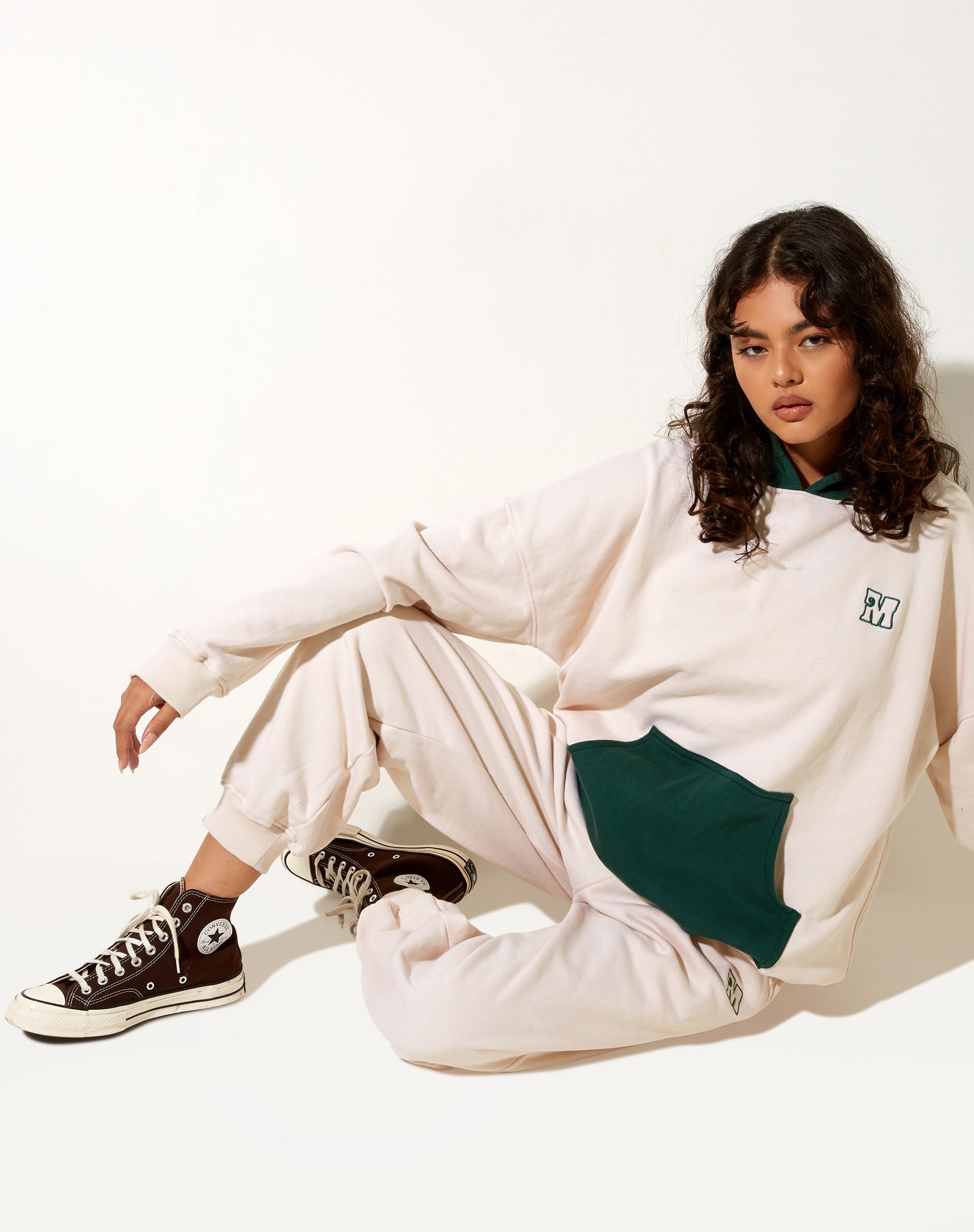 Bild von Oversize Hoodie in Waldgrün Winter Weiß M Embro